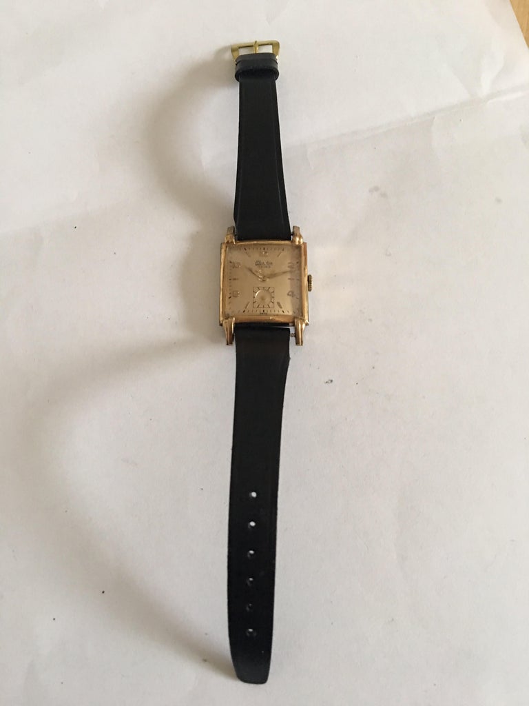 Gold-Plated Vintage 1940s Bulova Watch Co. Wristwatch at 1stDibs