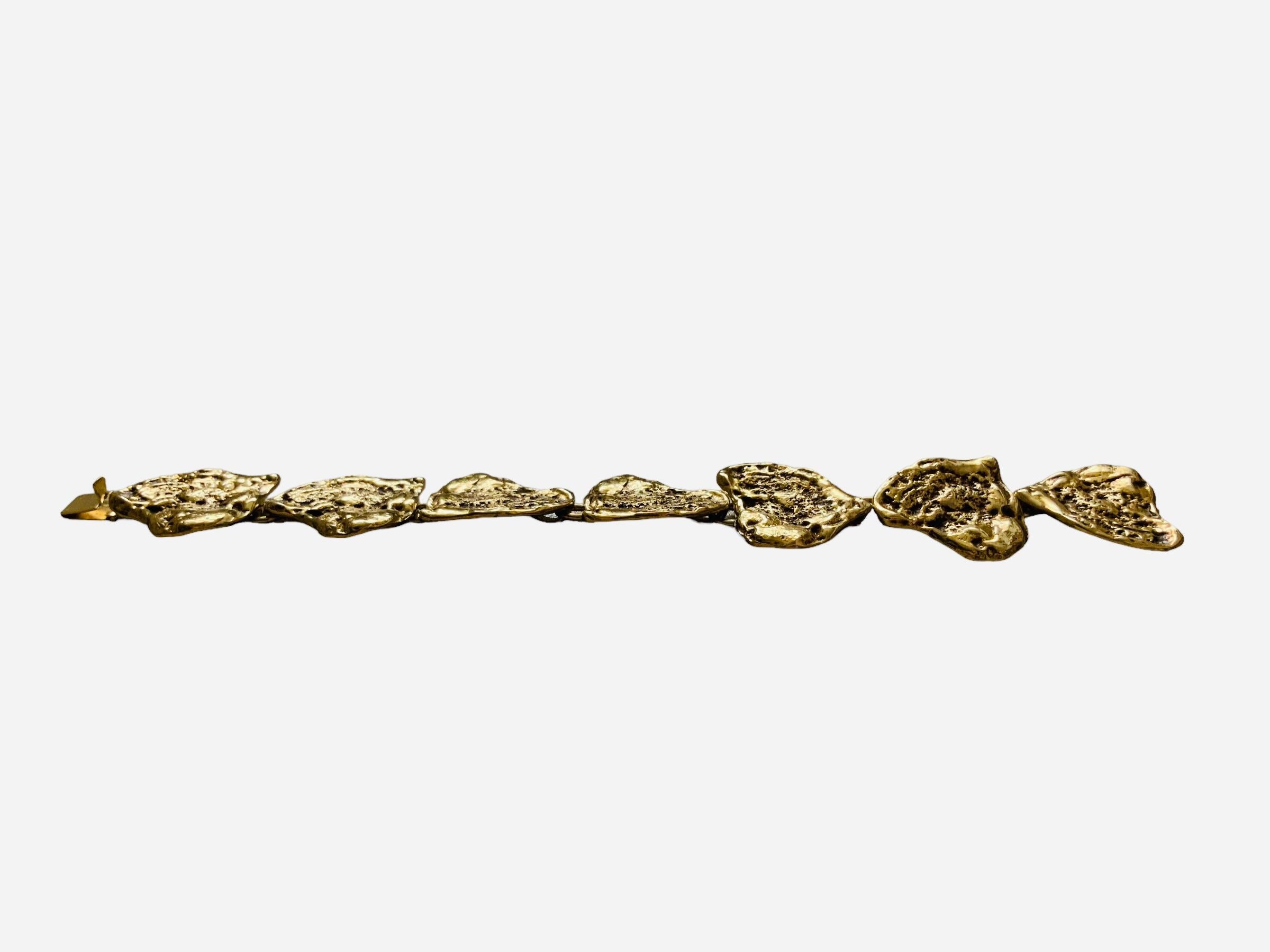 Gold Plated Yves Saint Laurent Heart Link Bracelet  In Good Condition For Sale In Guaynabo, PR