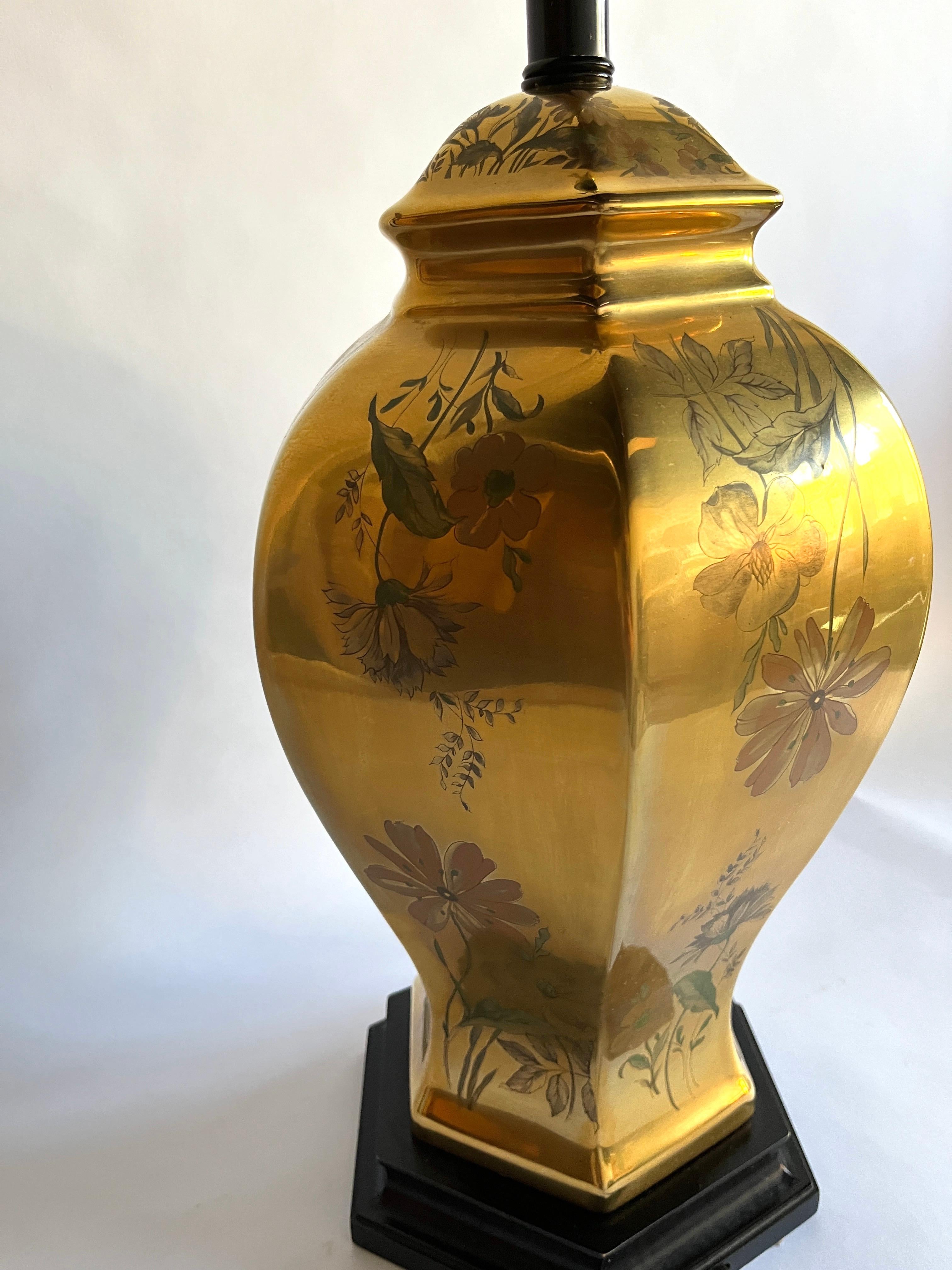 Gold Porcelain Floral Hand-Painted Morris Greenspan Chinoiserie Urn Table Lamp For Sale 1