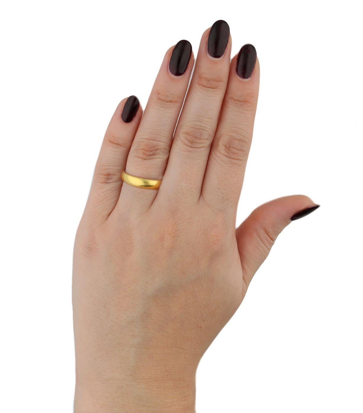 Gold posy ring 'Noe joy in life like a good wife', circa 18th century. In Good Condition For Sale In London, GB