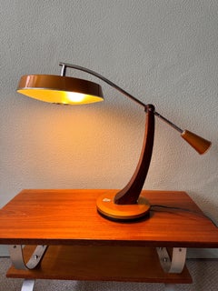 Goldpendel-Tischlampe aus der Mitte des Jahrhunderts von Fase aus Holz und Chrom, 1963