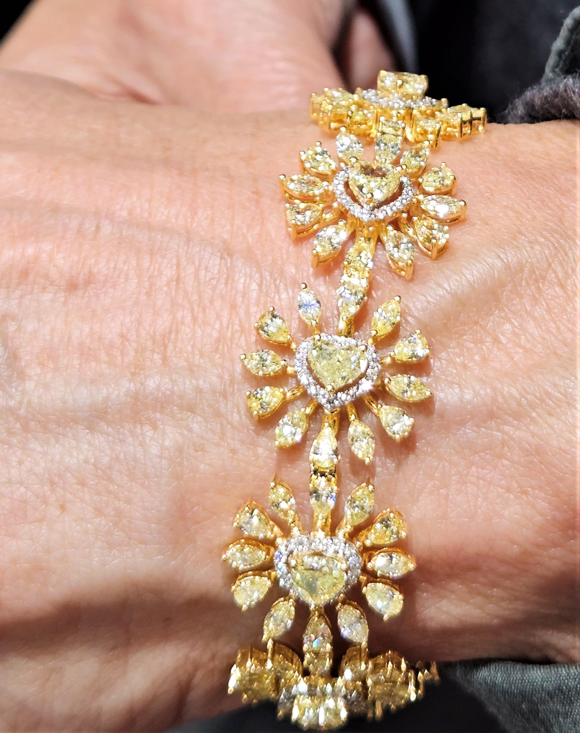 Taille cœur Magnifique bracelet tennis en or avec cœur en diamant jaune fantaisie, neuf avec étiquettes en vente
