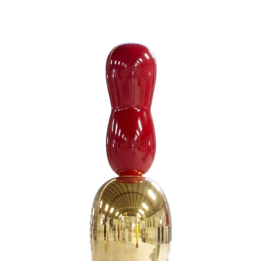 Tótem diseñado por Alessandro Mendini (1931-2019), de cerámica con esmalte de alto brillo. Compuesto por tres piezas independientes que lo hacen desmontable. Piezas firmadas por el artista. Número 22/50. Italia.

Medidas: Diámetro 18 x Altura 73