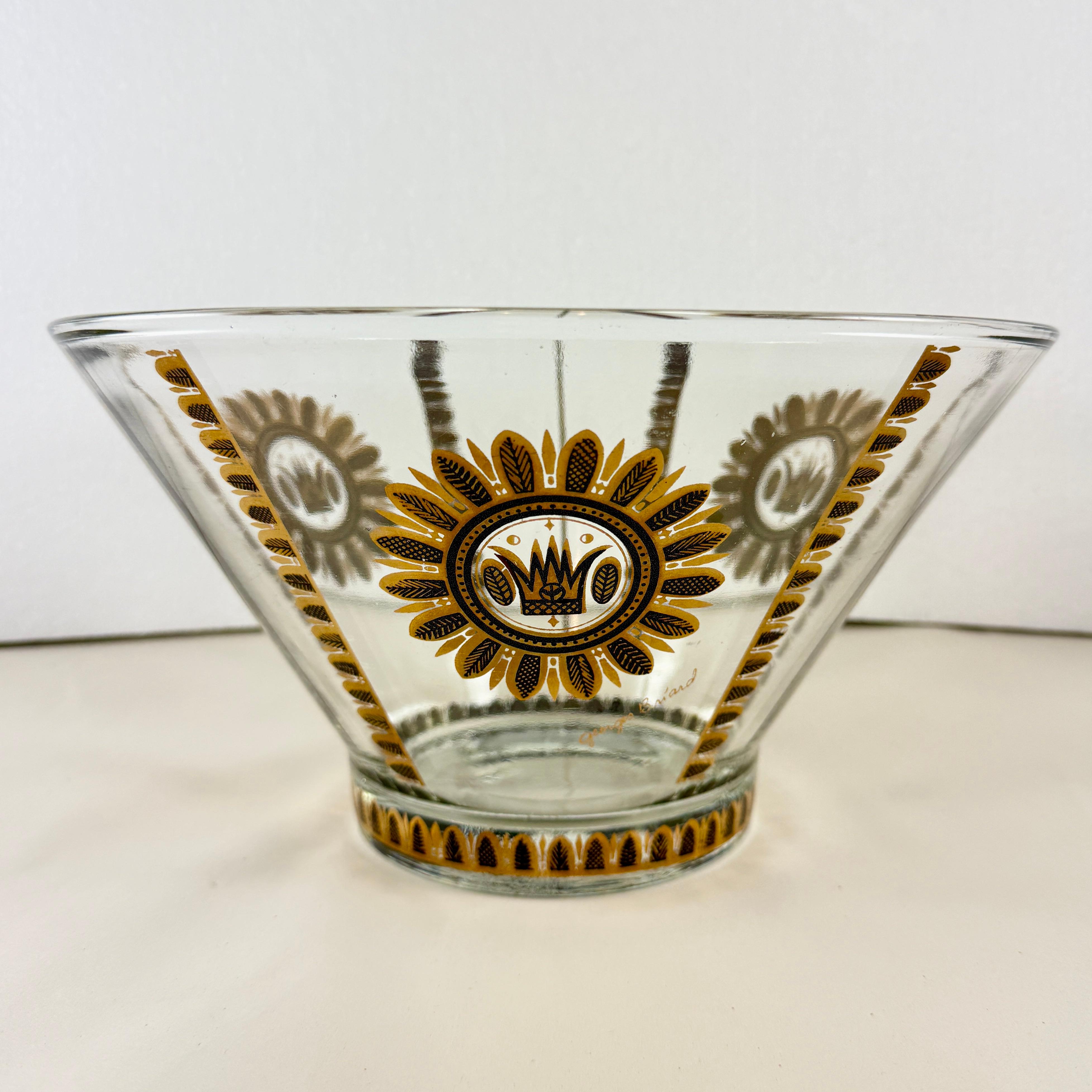 
A Mid-Century large serving bowl in the Regalia pattern by Georges Briard, first shown in their 1960 catalogue.

Georges Briard created award-winning designs for items including glasses, trays, coffeepots and dishes in materials like glass,