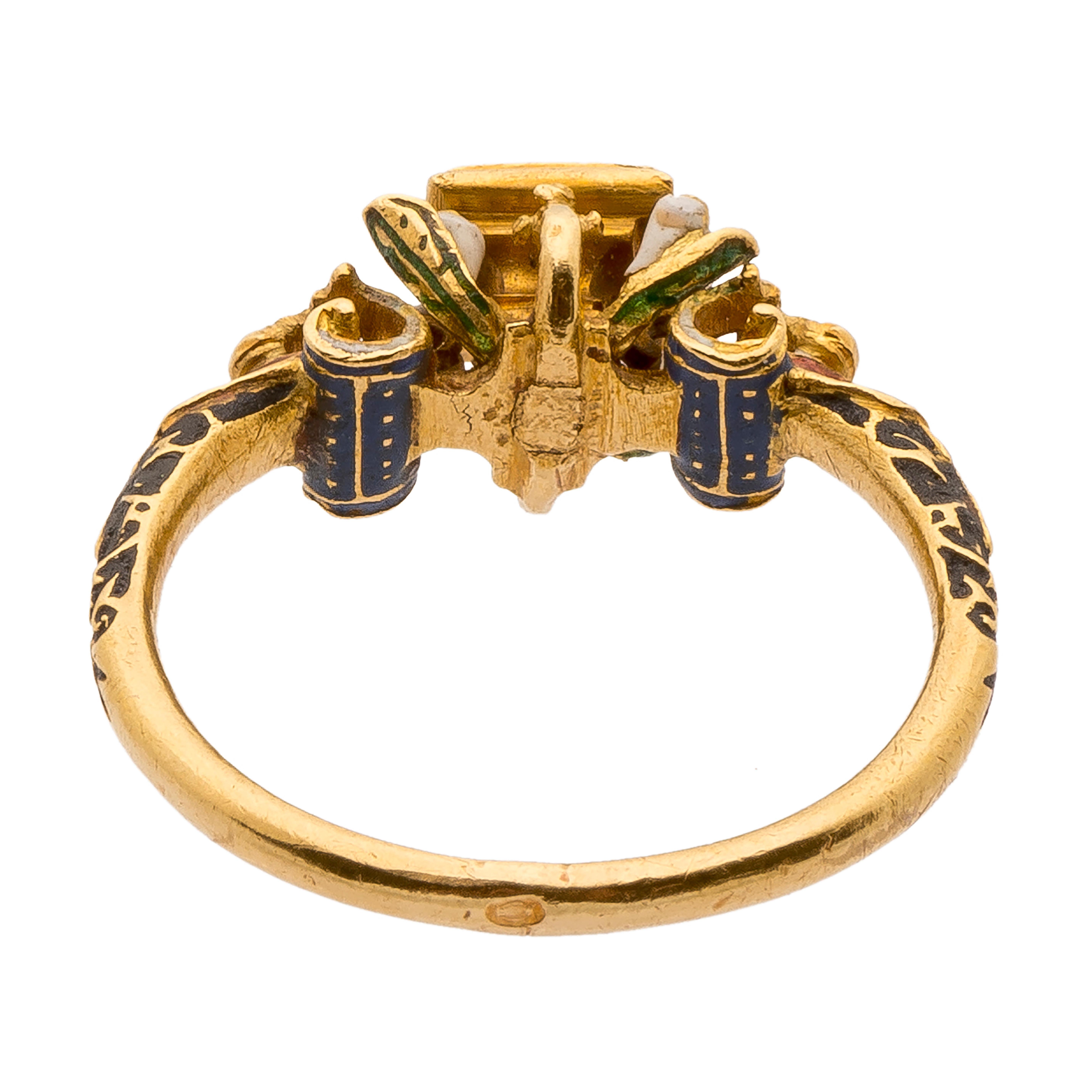 renaissance gold ring
