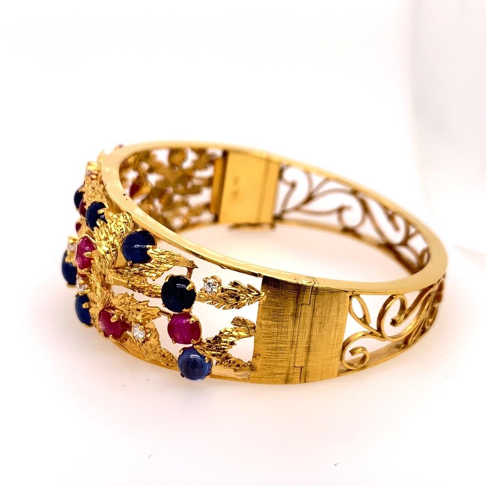 Gold Retro Bangle apx 6.50 Carat Natural Diamond, Ruby, Sapphire Cab Bracelet 1970 In Good Condition For Sale In Los Angeles, CA