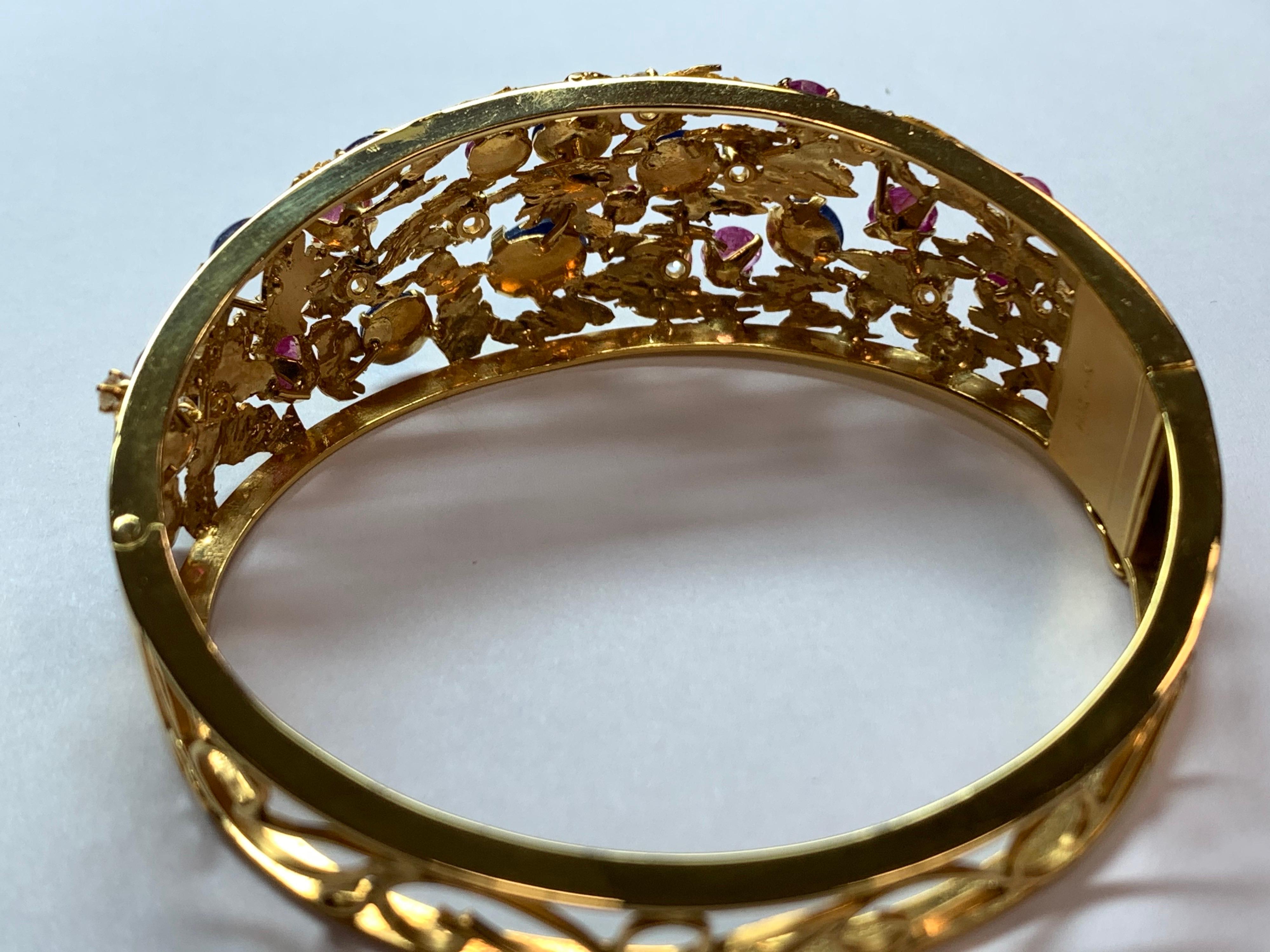 Gold Retro Bangle apx 6.50 Carat Natural Diamond, Ruby, Sapphire Cab Bracelet 1970 For Sale 1
