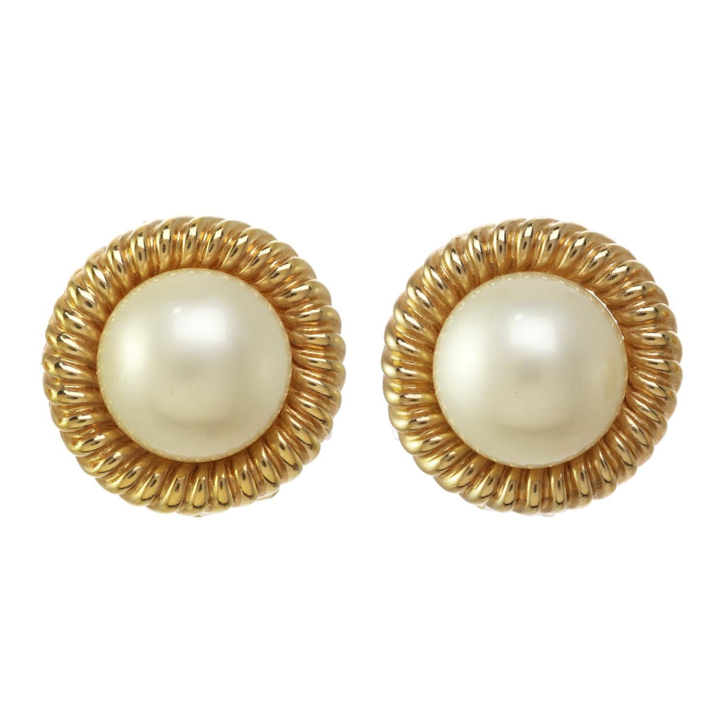 Gold Ribbed Pearl CLIP Earring as seen in Vogue 1960s Fabiani Ad For Sale