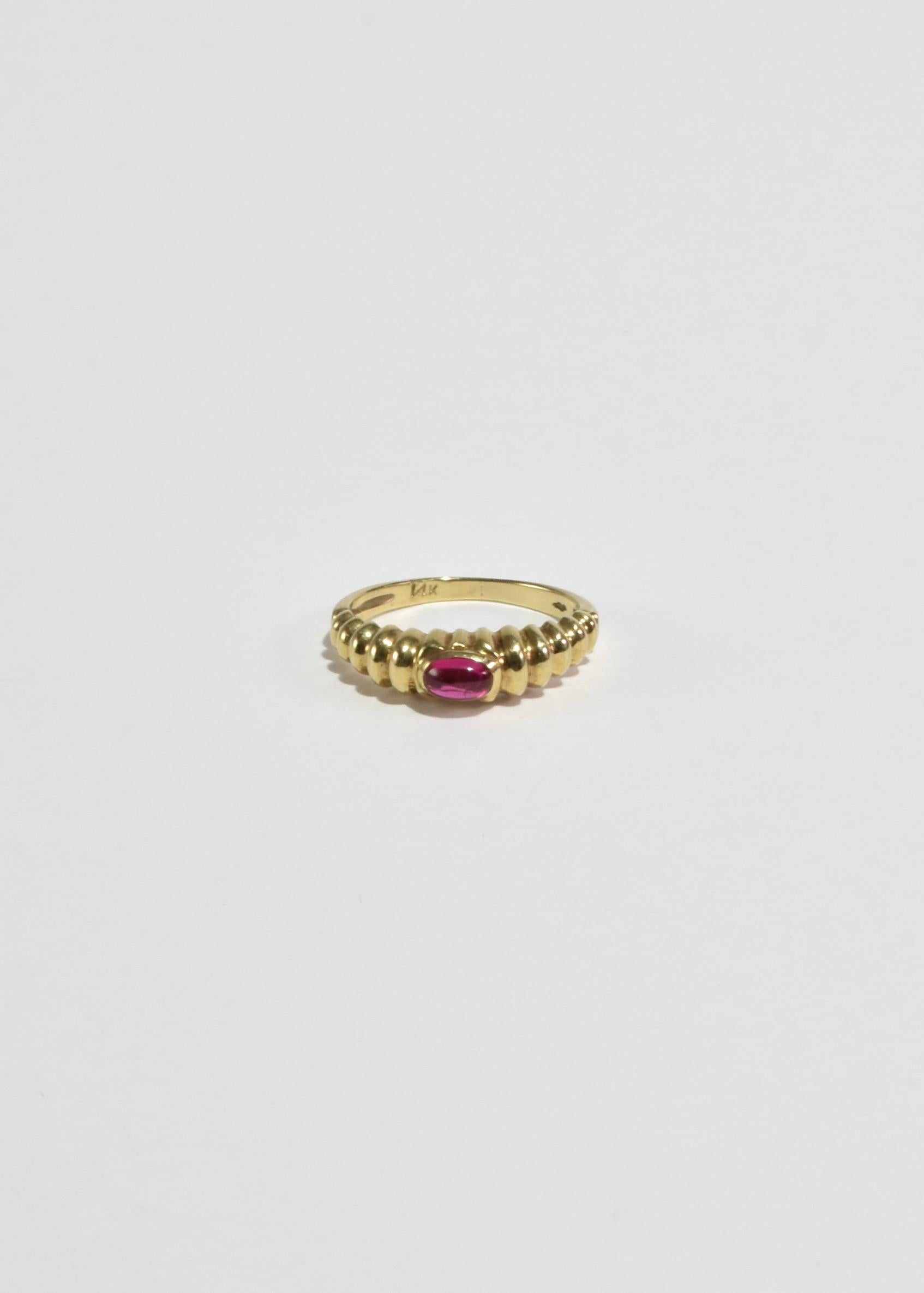 Cabochon Gold Ribbed Ruby Ring For Sale