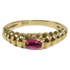 Vintage Gold Ribbed Ruby Ring