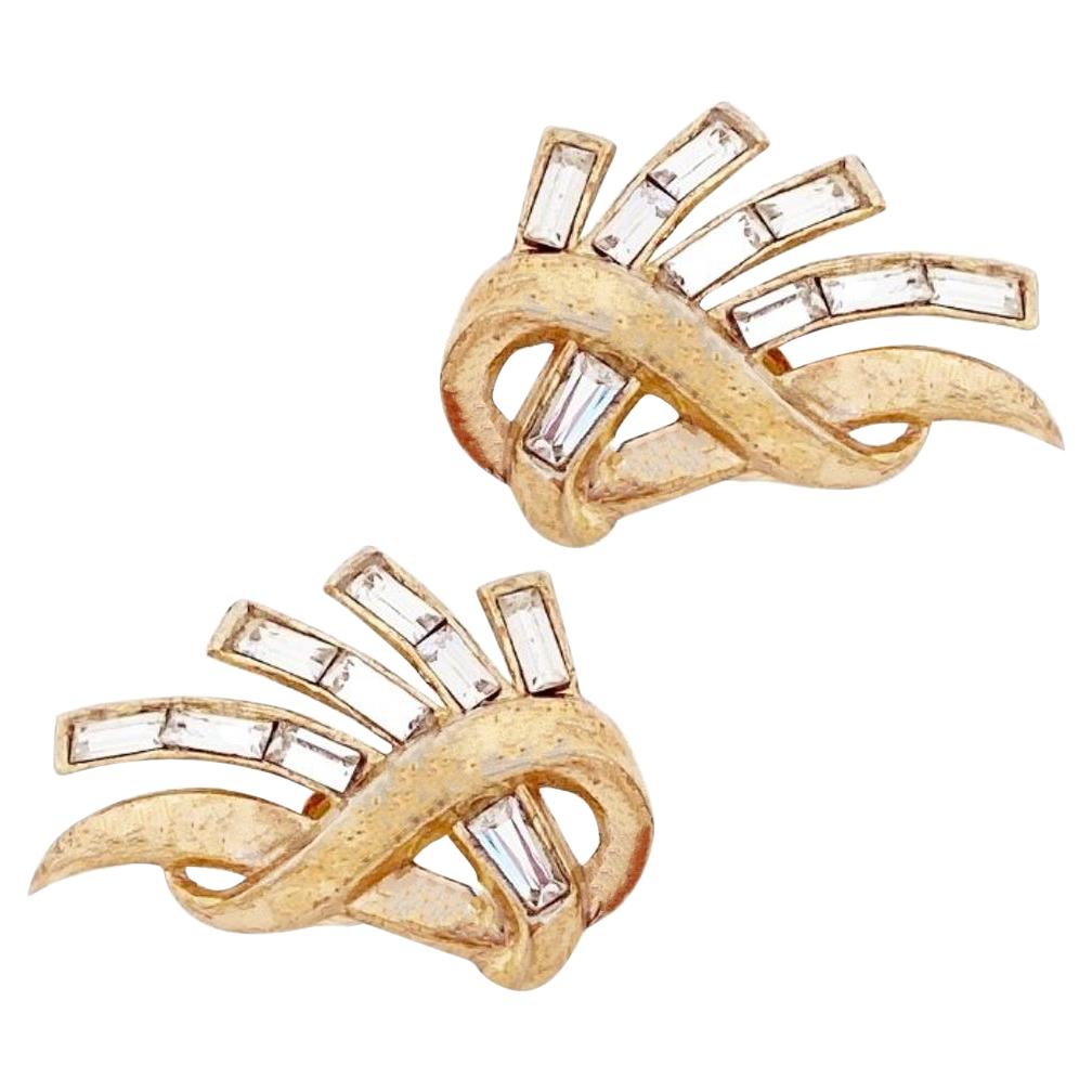 Gold Ribbon Earrings With Baguette Crystal Spray By Alfred Philippe For Trifari For Sale