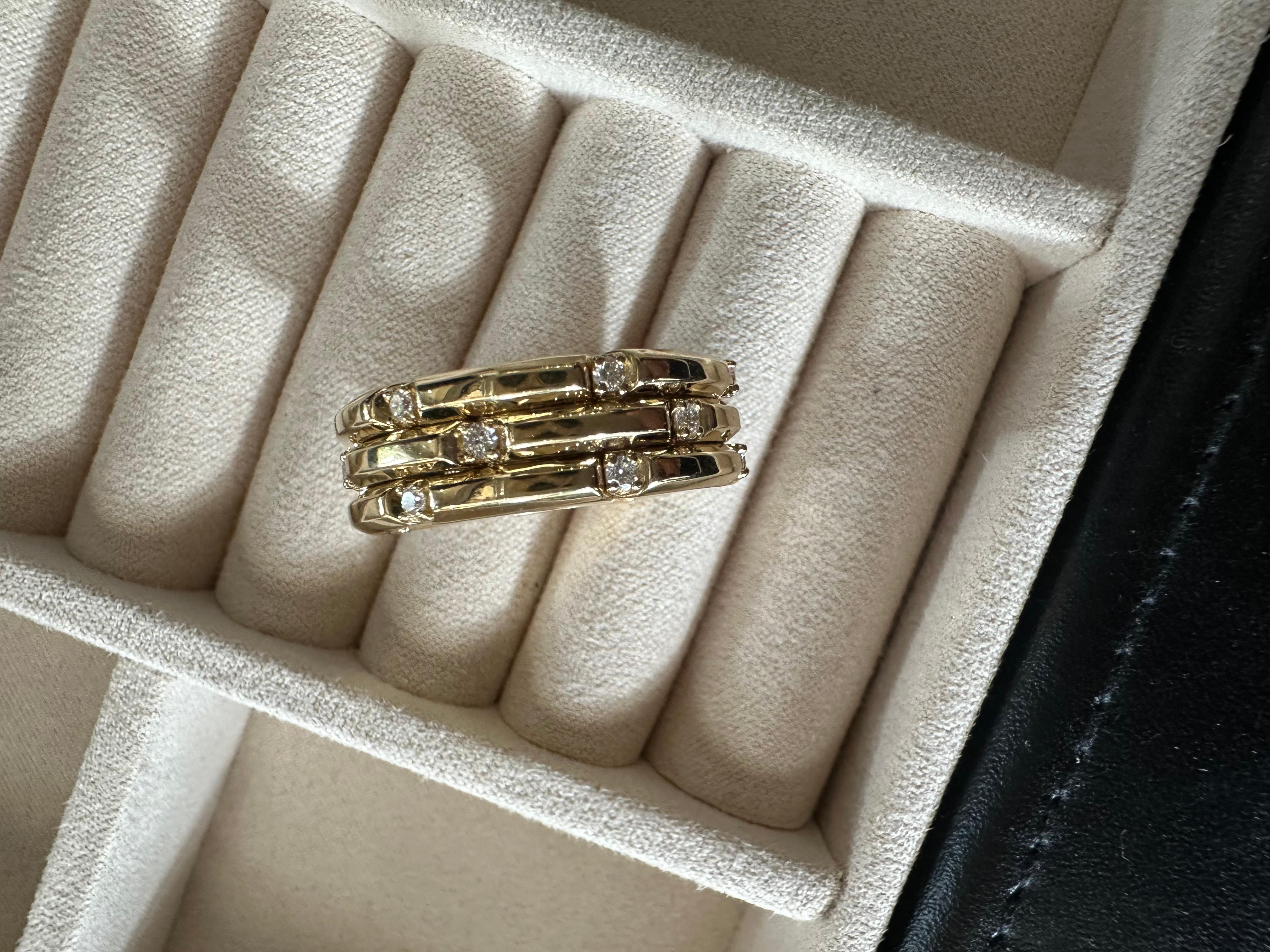 Gold ring and Articulated Diamonds For Sale 2