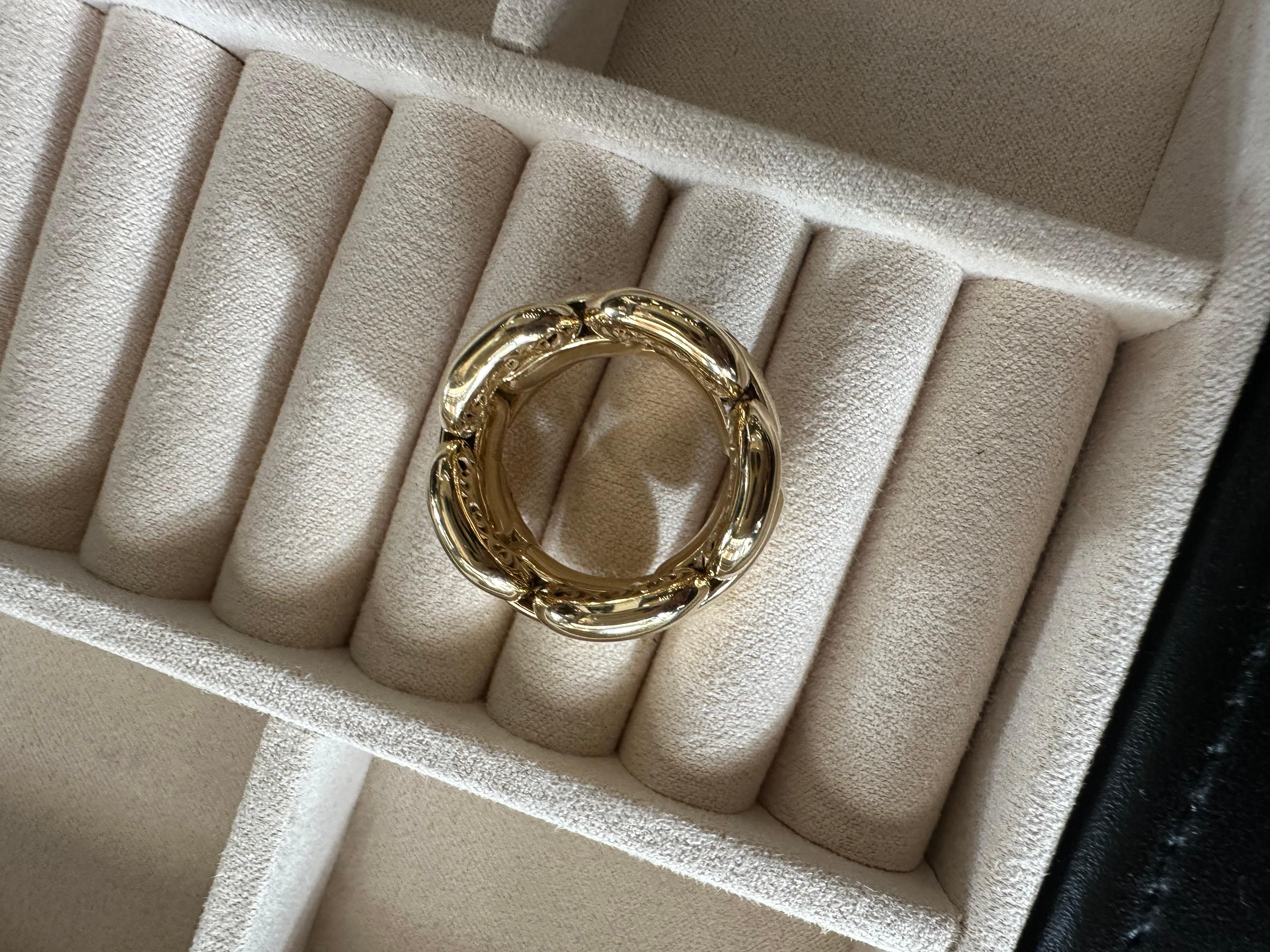 Gold Ring and Articulated Diamonds For Sale 3