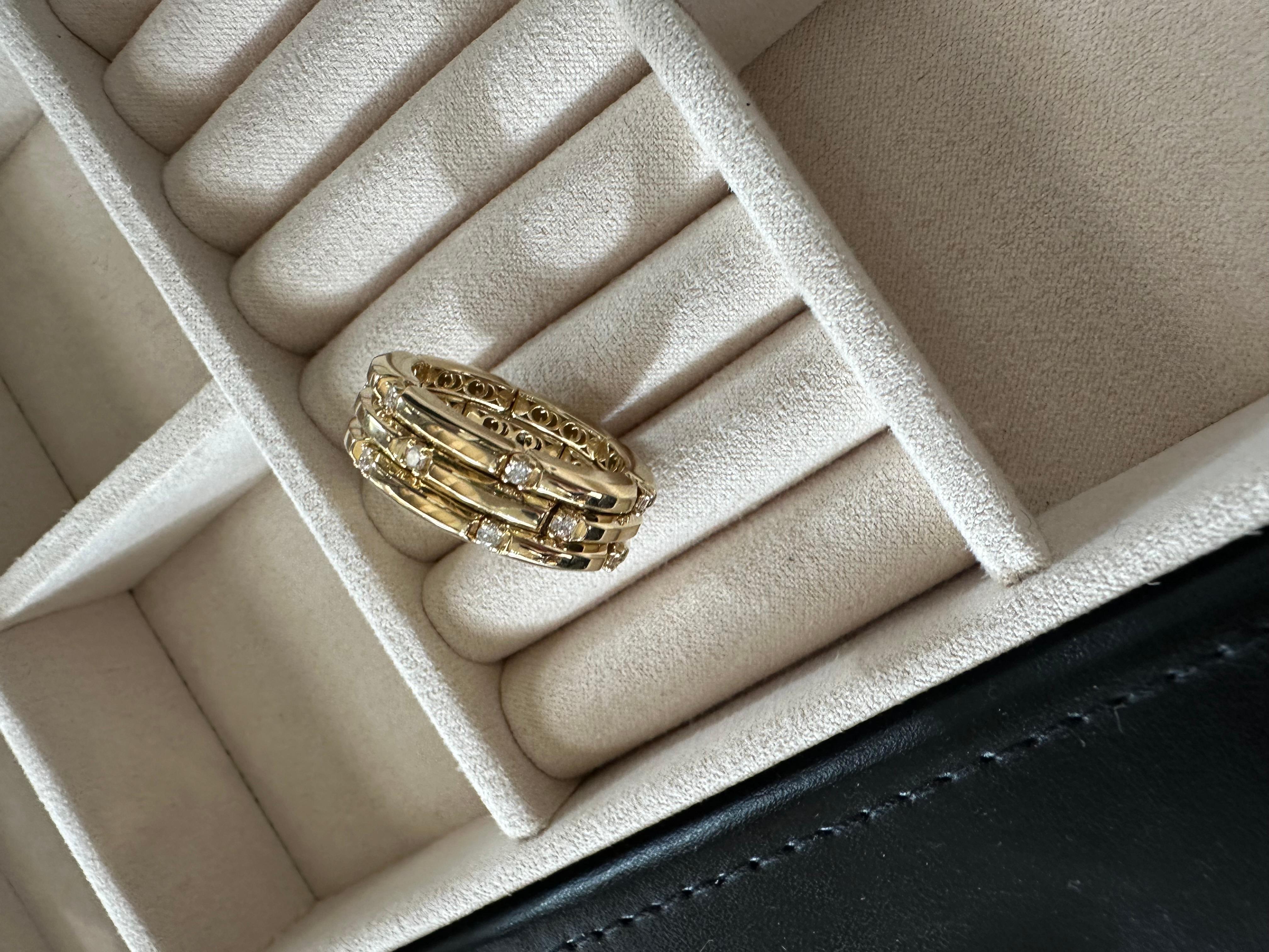 Gold ring and Articulated Diamonds For Sale 3