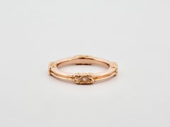 Bague en or, gravée à la main, avec fleurs et diamants