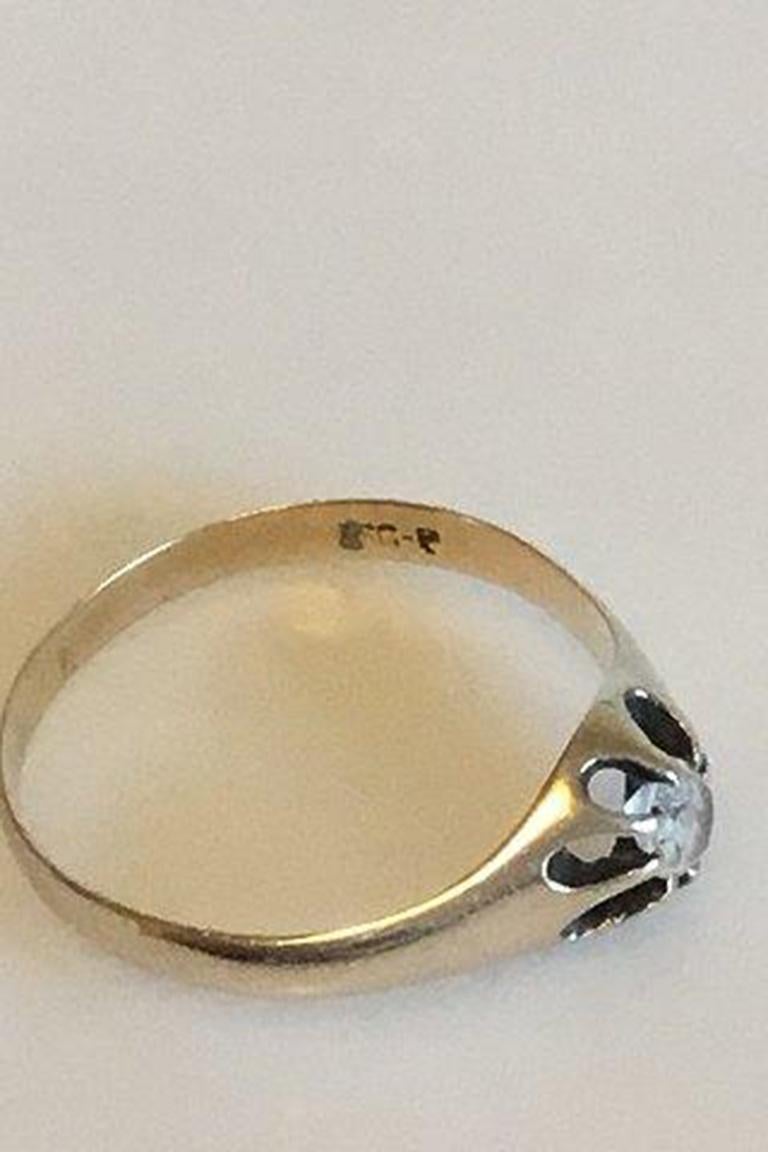 Gold Ring in 8 K with White Saphire In Good Condition For Sale In Copenhagen, DK
