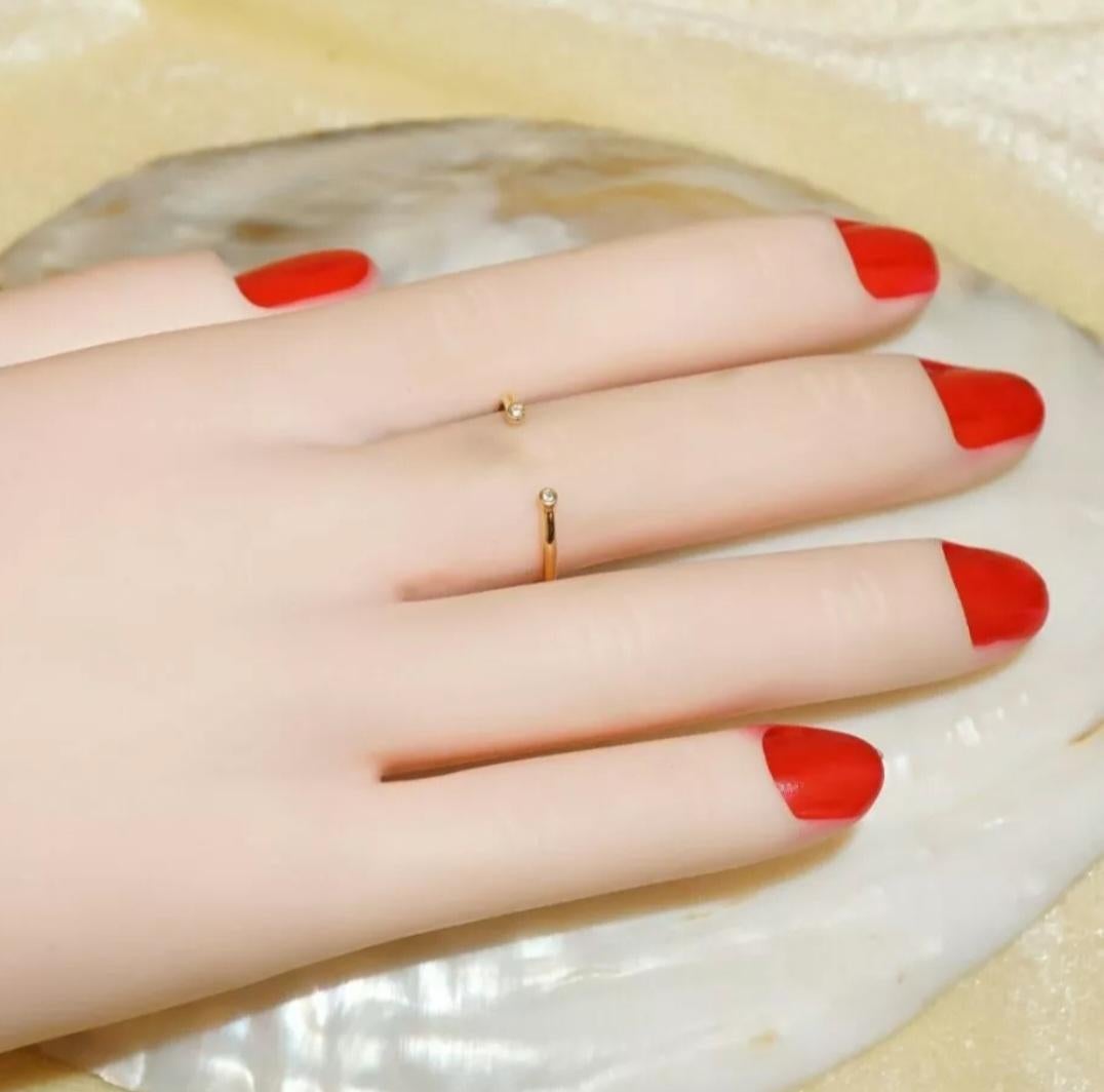 Anello d'oro aperto A. Stone bianco 14 carati Fascia di diamanti di fidanzamento Donna Fascia di anelli sottili In condizioni Nuovo in vendita a Chicago, IL