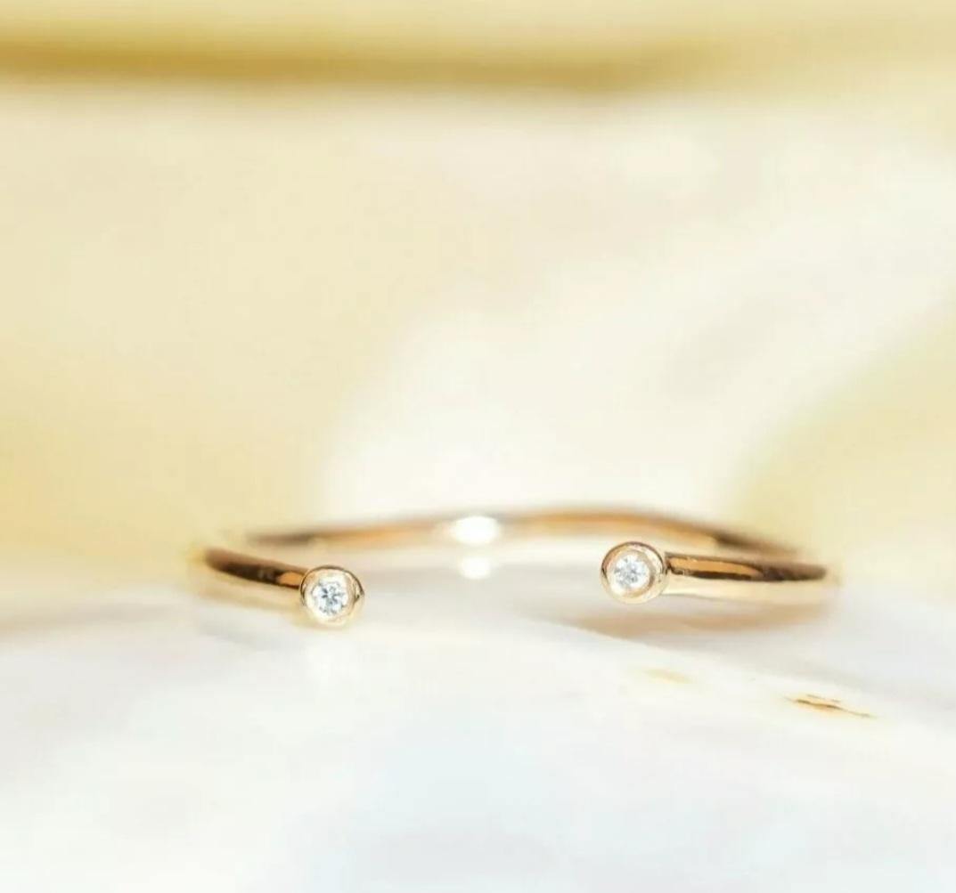 Anello d'oro aperto A. Stone bianco 14 carati Fascia di diamanti di fidanzamento Donna Fascia di anelli sottili in vendita 1