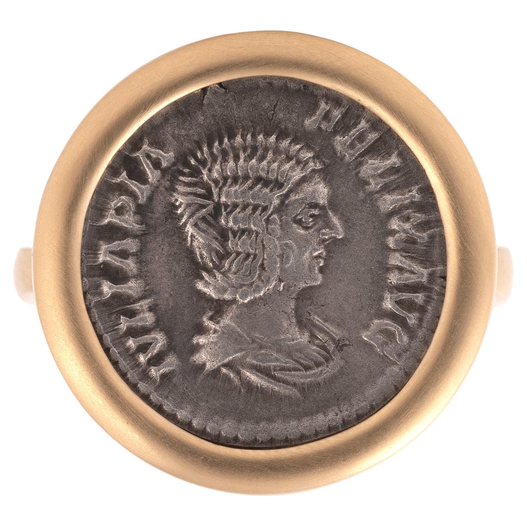 Gold Ring Roman Silver Denarius Of Julia Domna 203 AD In Excellent Condition For Sale In Firenze, IT