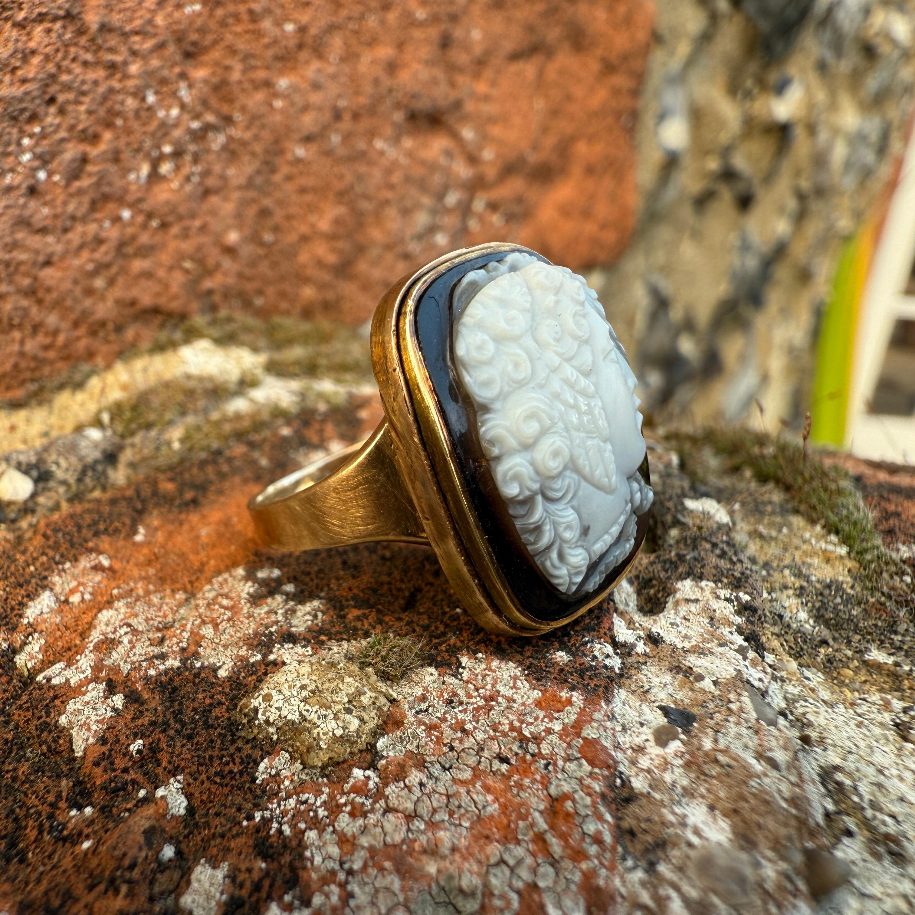 Gold Ring Set with a 19th Century Sardonyx Cameo of Medusa. In Good Condition In London, GB