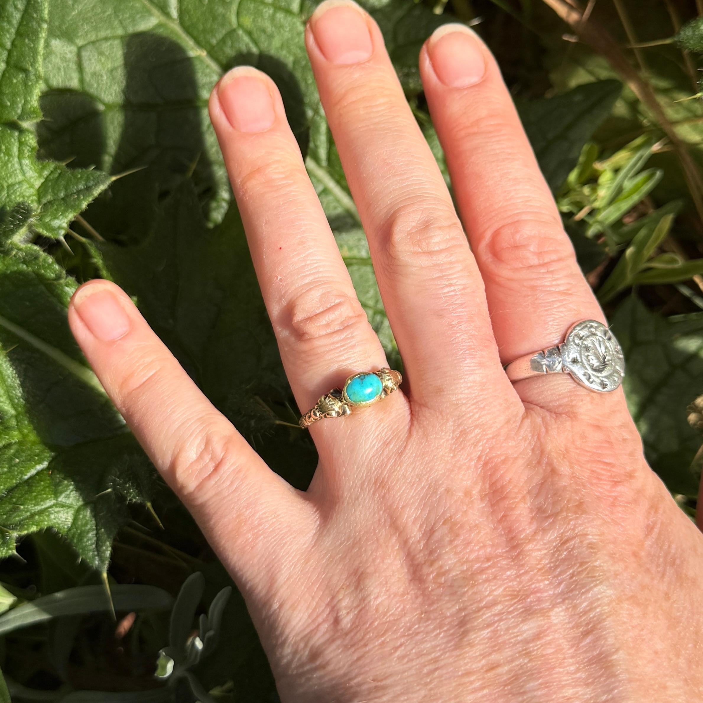 Anello in oro con turchese cabochon. Europa occidentale, inizio del XVII secolo. in vendita 9