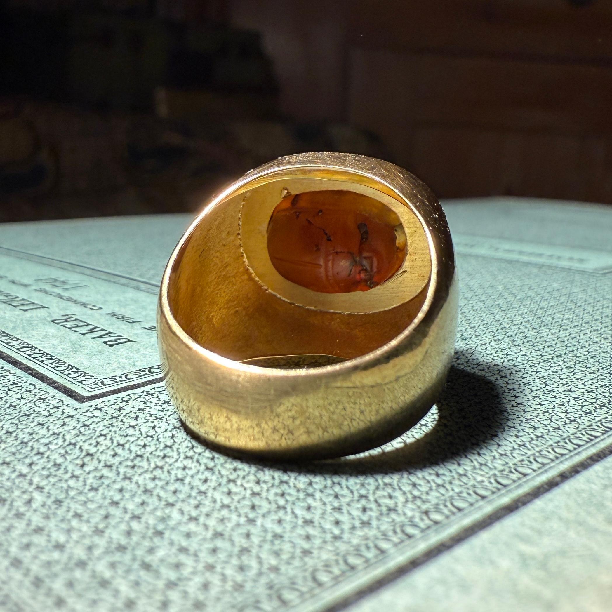 Gold Ring Set with an Ancient Carnelian Scarab Depicting a Deer Hunt. in vendita 2