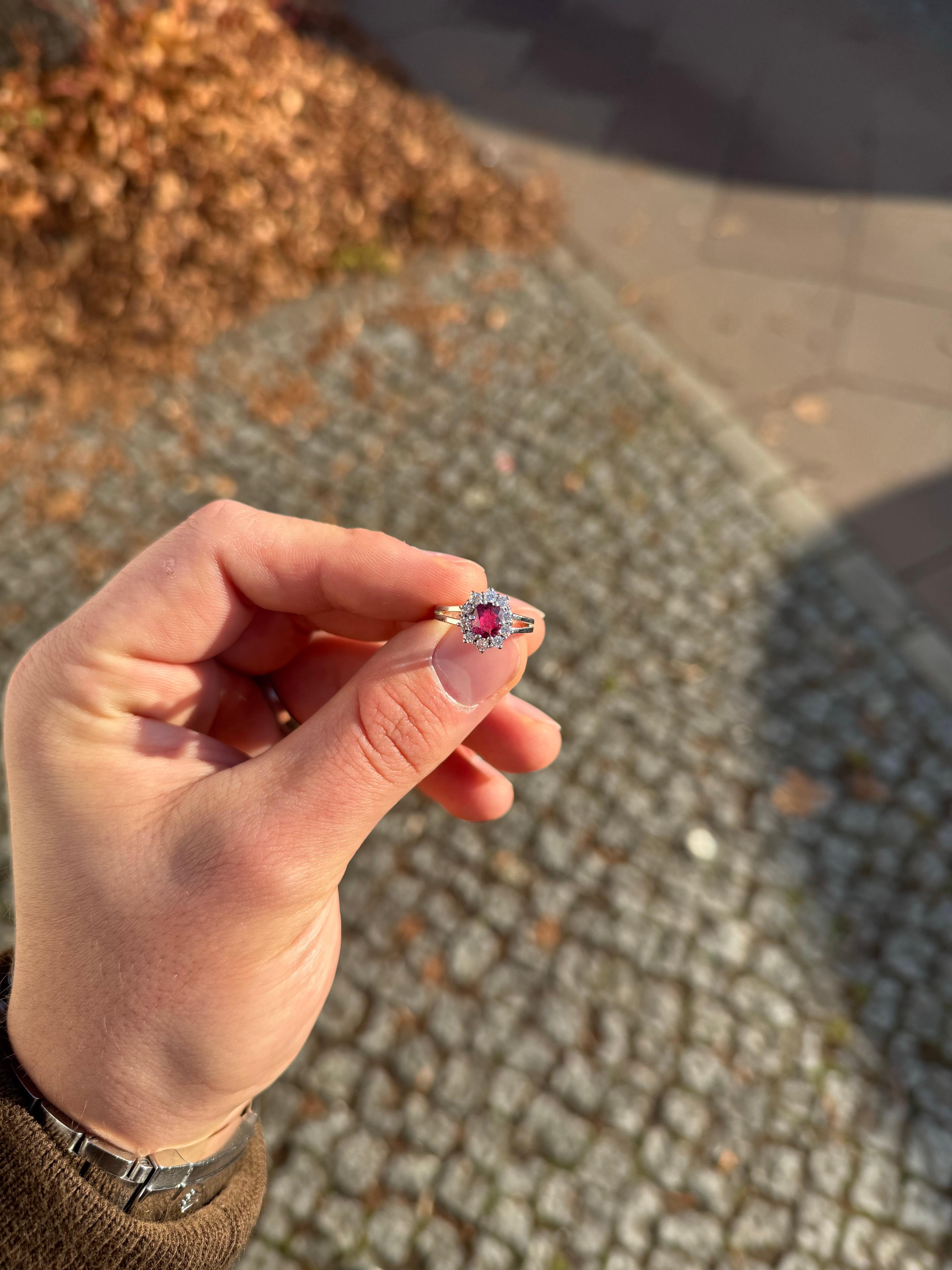 Goldring mit 1 Karat natürlichem No-Heat-Rubin und 0,50 Karat Diamant (Ästhetizismus) im Angebot