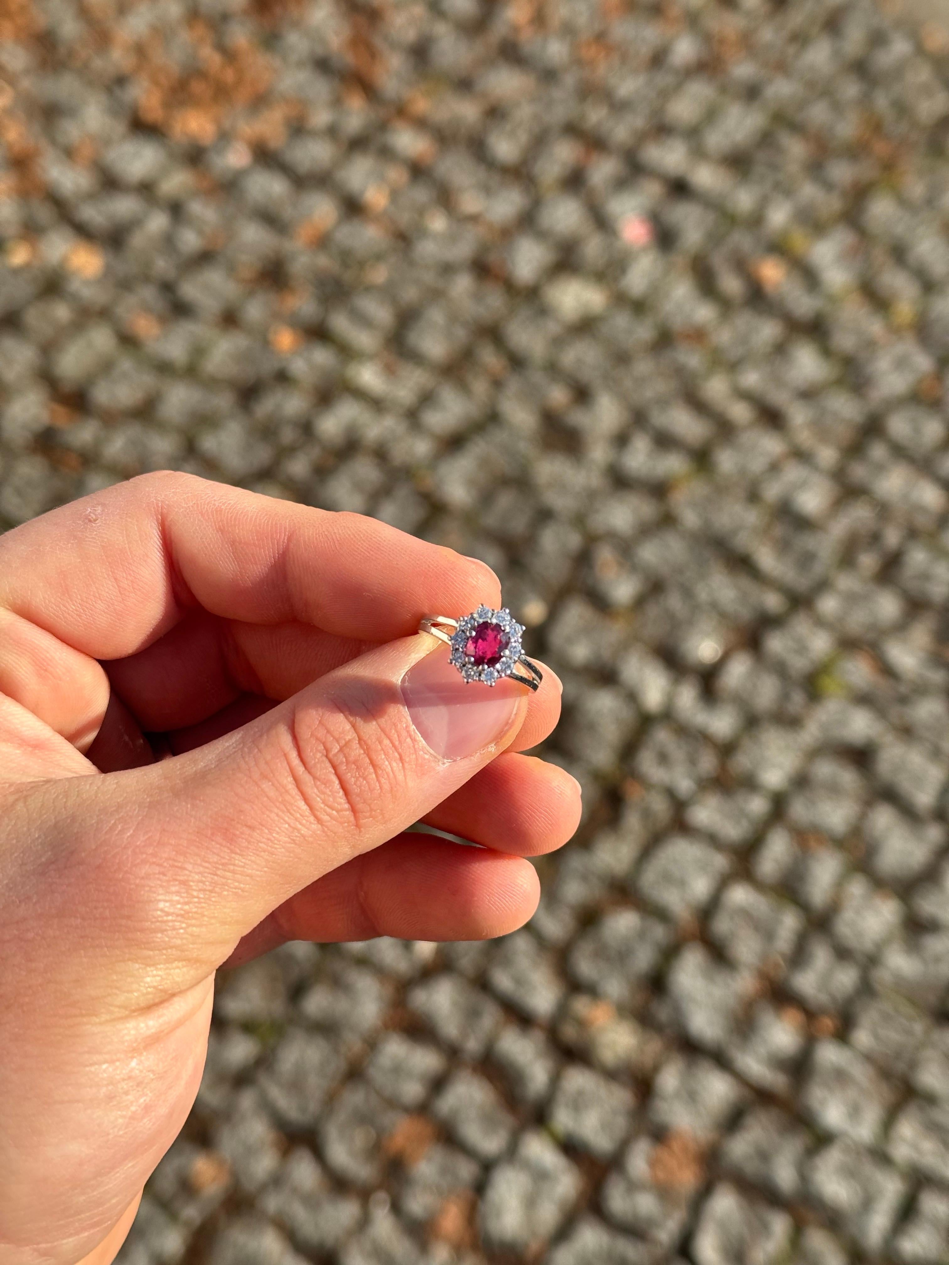 Goldring mit 1 Karat natürlichem No-Heat-Rubin und 0,50 Karat Diamant (Ovalschliff) im Angebot