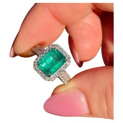 Gold Ring with 2.66Ct Emerald and Diamonds natural gemstones, 14Karat White Gold