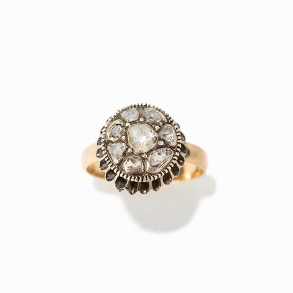 Baroque Gold Ring with 9 Diamonds