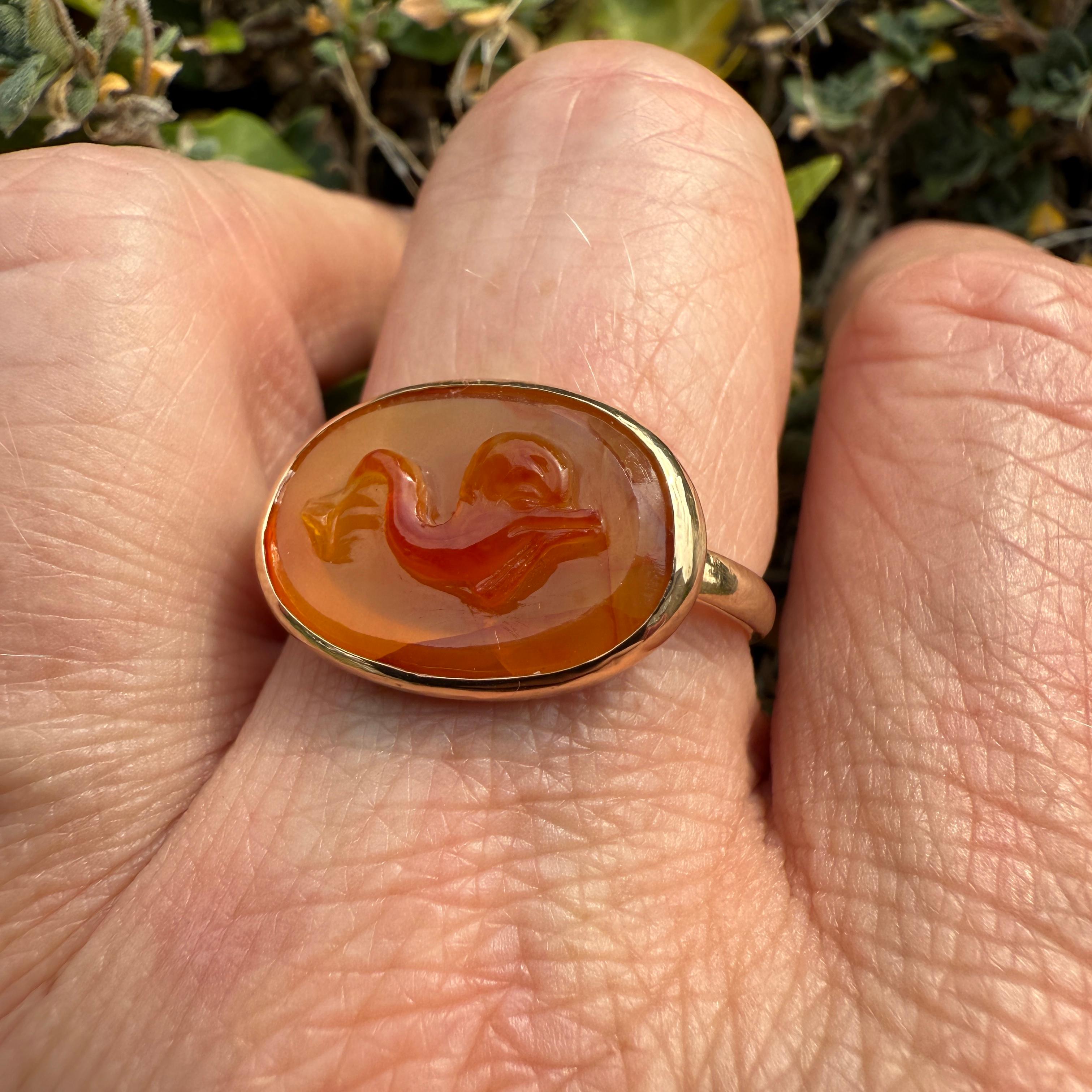 Gold Ring with a Cameo of a Dolphin. Cameo, 16th century; modern gold ring mount For Sale 4