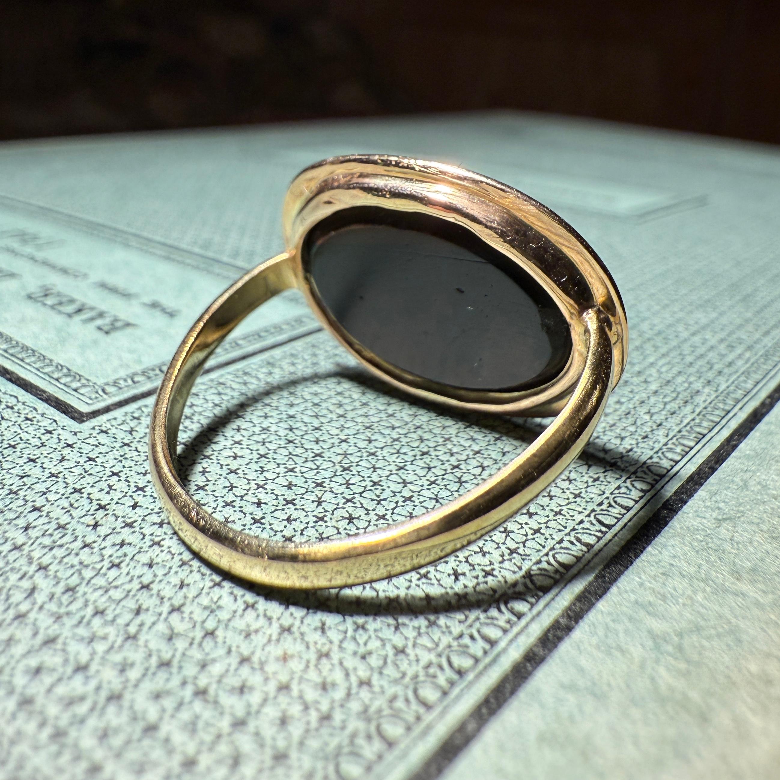 Gold Ring with a Roman Magical Jasper Intaglio. Roman, 1st–2nd century AD. in vendita 2