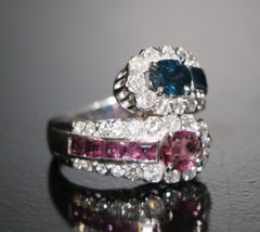 Gold ring with a Toi et Moi ("You and Me") design