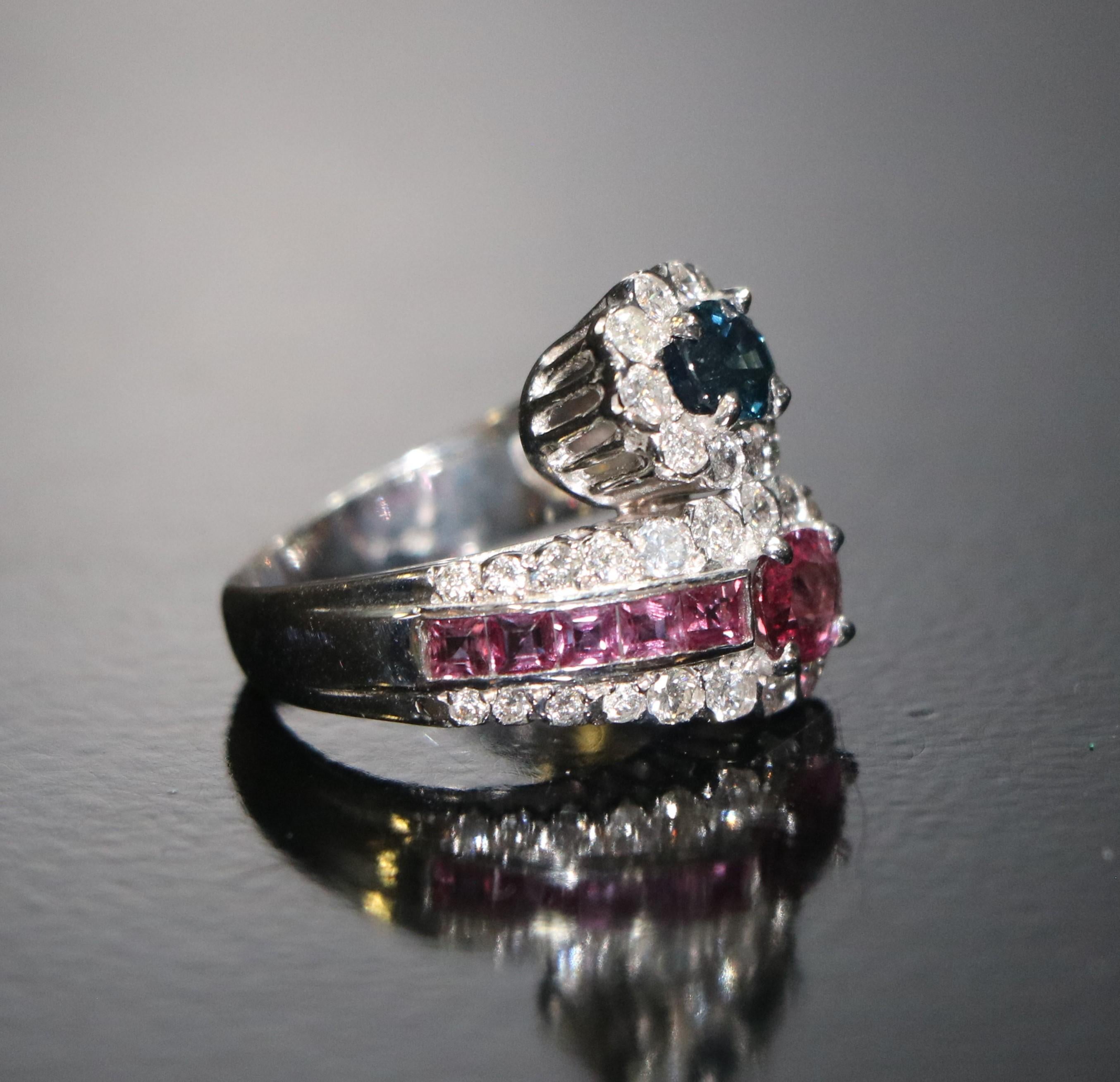 Gold ring with a Toi et Moi (