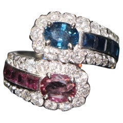Gold ring with a Toi et Moi ("You and Me") design