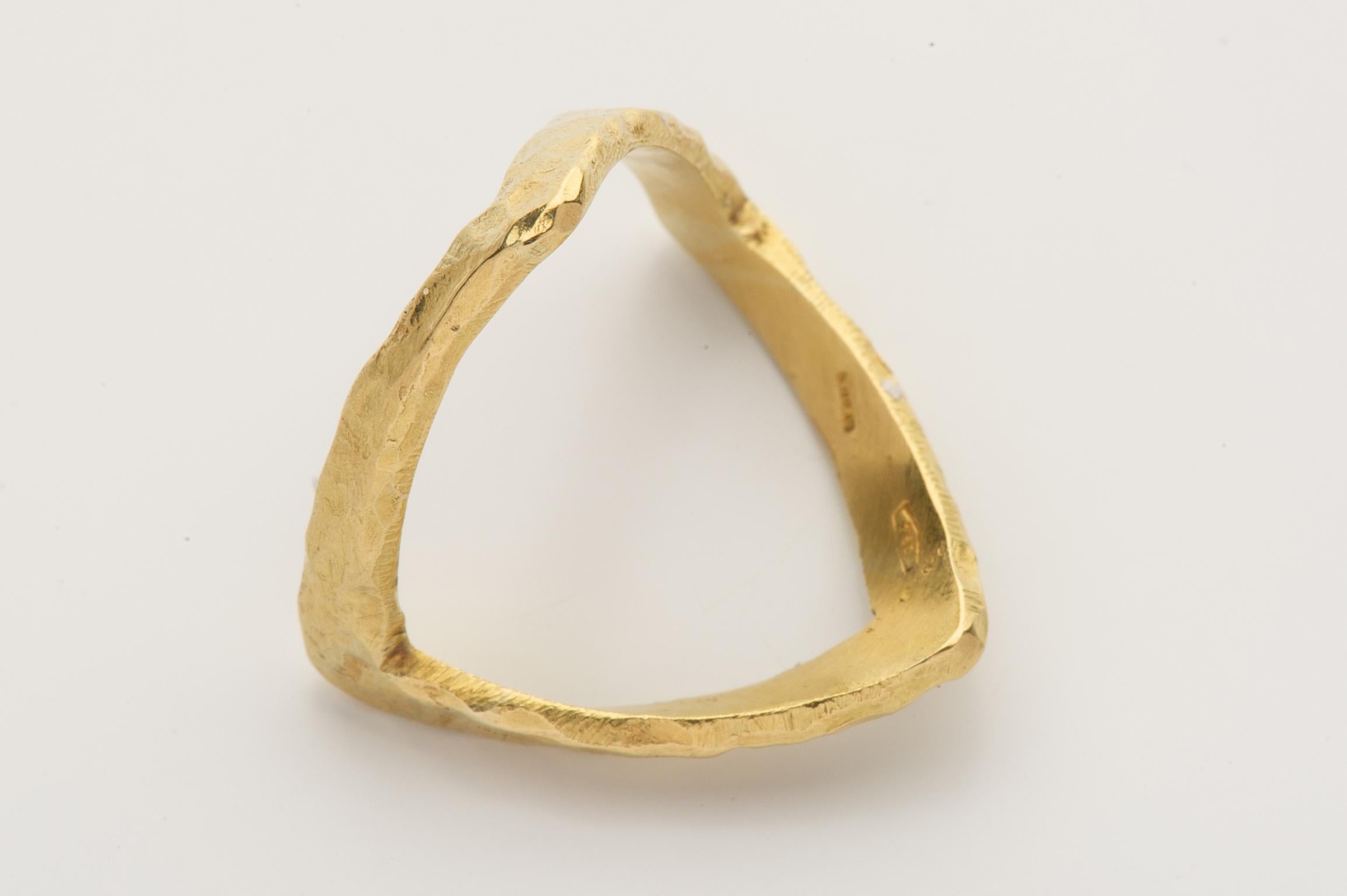 Gold Ring with Anatomical Shape Completely Handmade In Excellent Condition For Sale In Alessandria, Piemonte