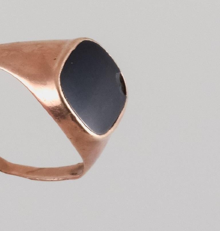 Women's or Men's Gold Ring with Black Stone, Approx. 1960s For Sale