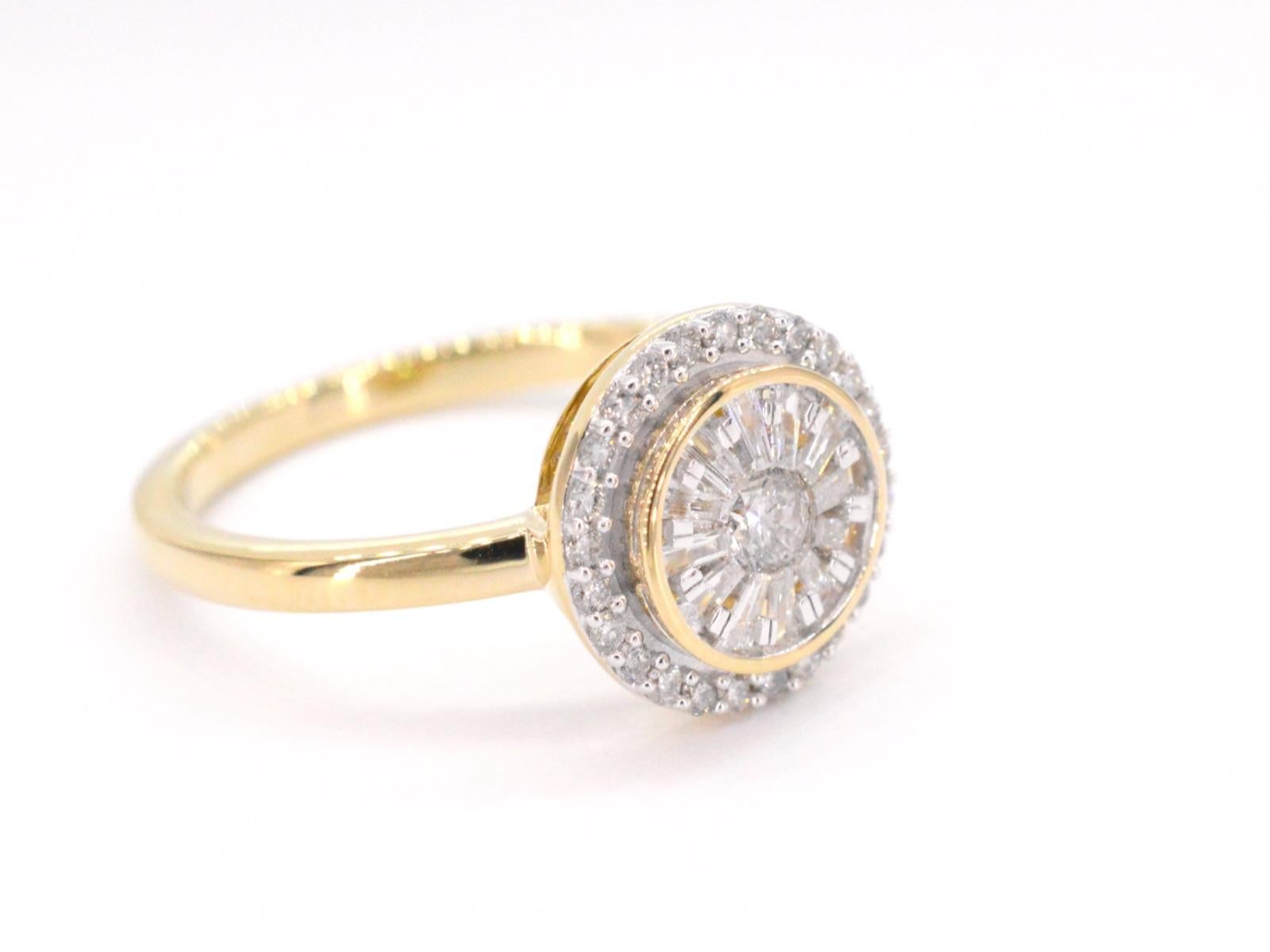 Contemporary Gold Ring with Brilliant and Baguette Cut Diamonds For Sale
