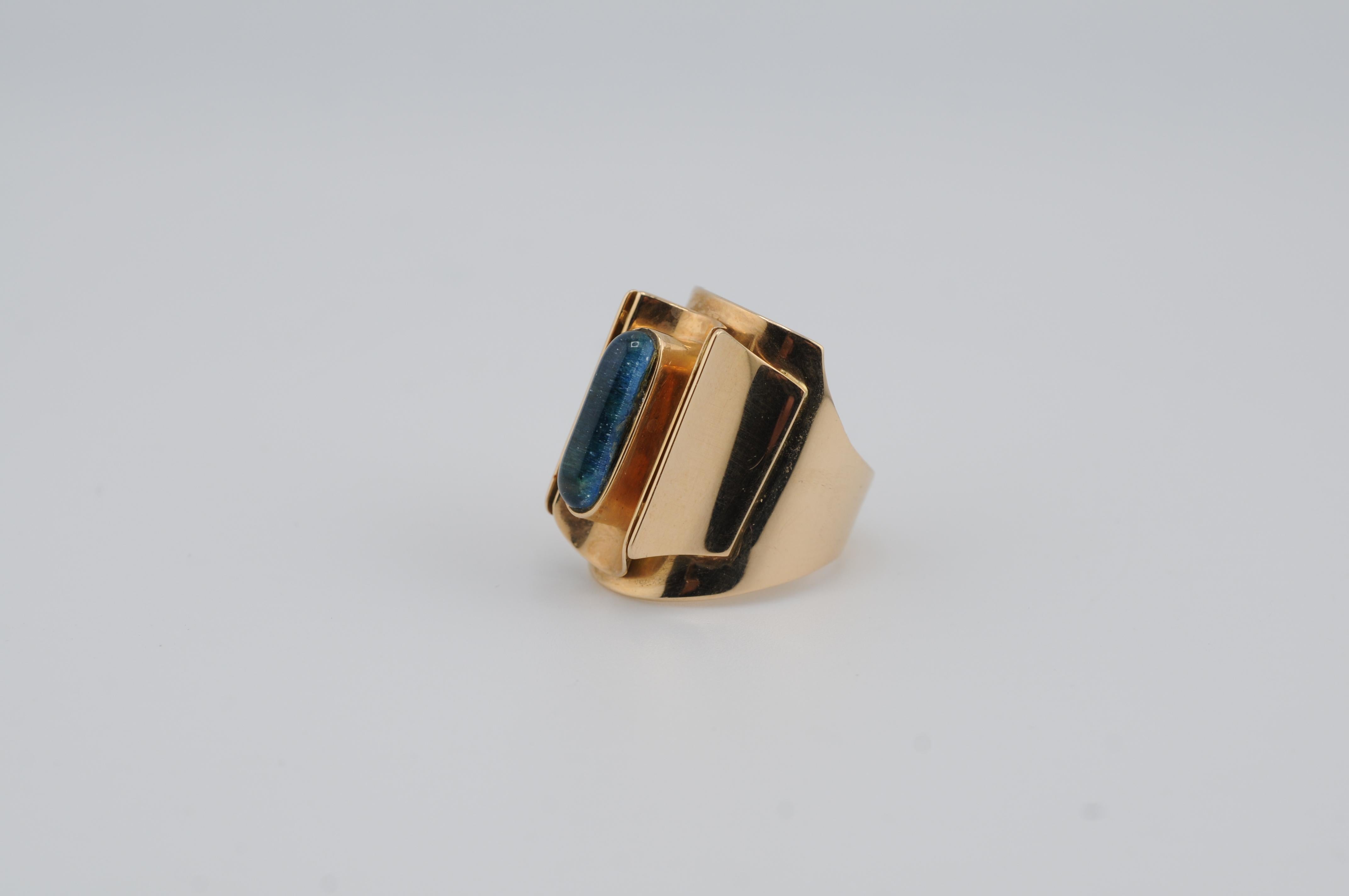 Anillo de oro con piedra central de diseño atemporal 14k en Bueno estado para la venta en Berlin, BE