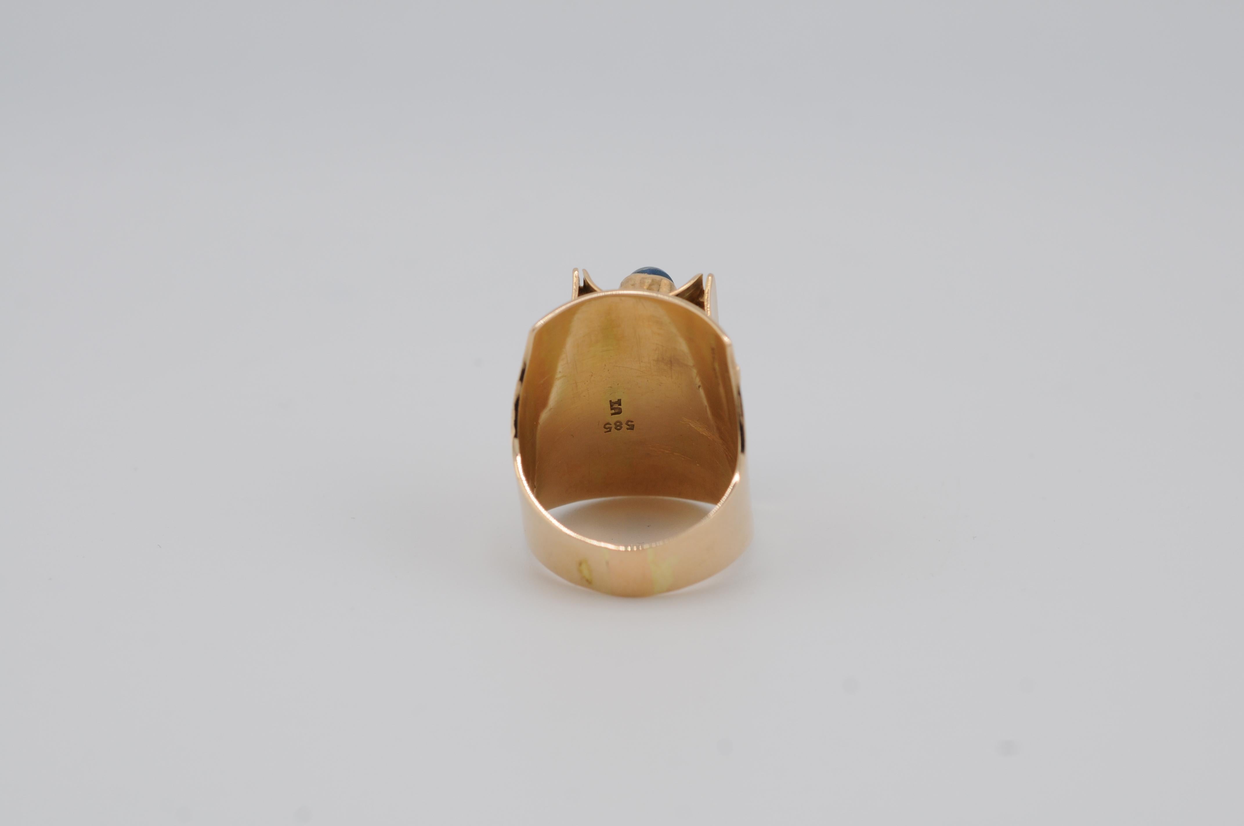 Anillo de oro con piedra central de diseño atemporal 14k en venta 1