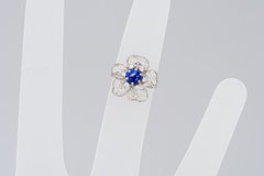 Flower 14k gold ring with sapphire cabochon