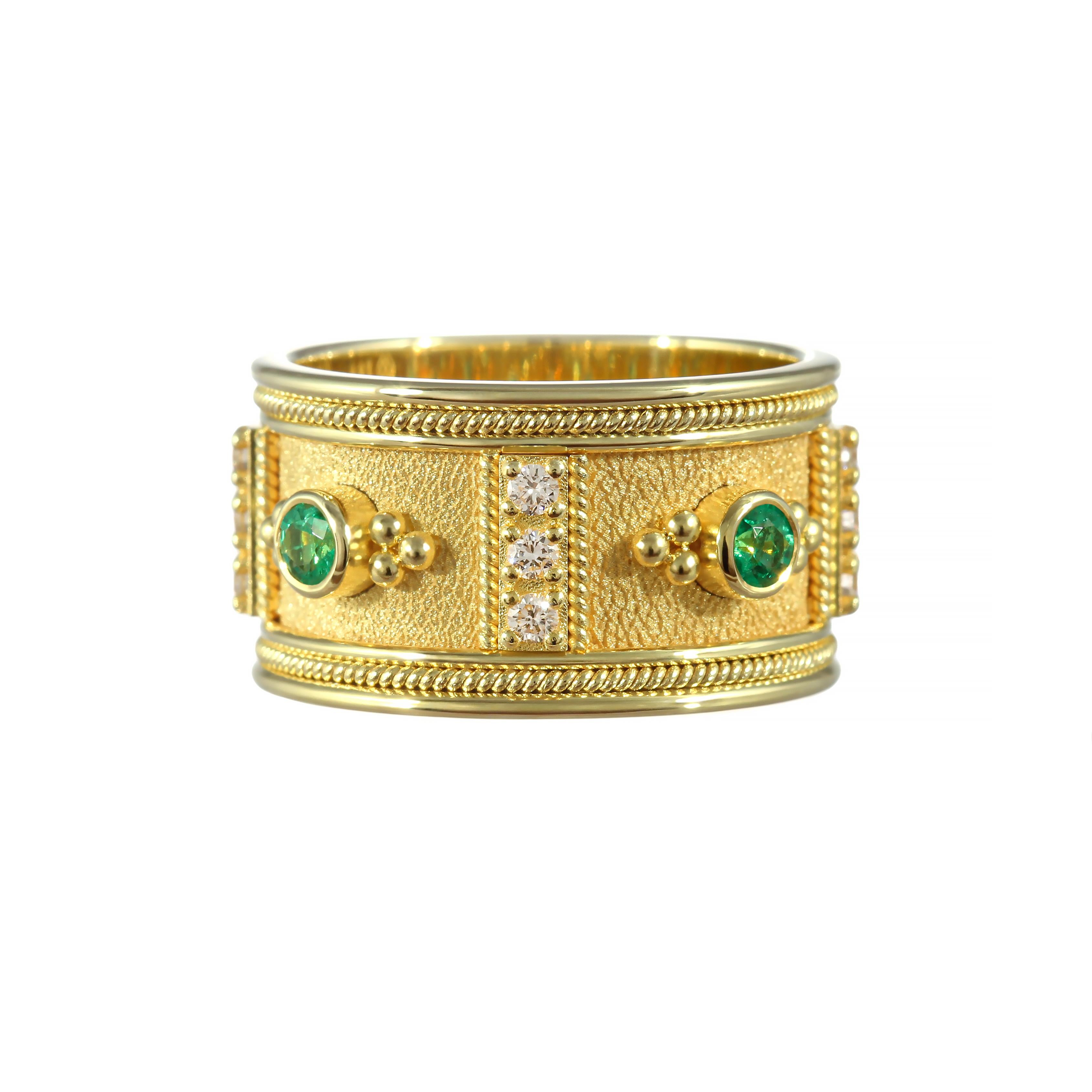 Round Cut Gold Ring with Emeralds and Brilliance For Sale
