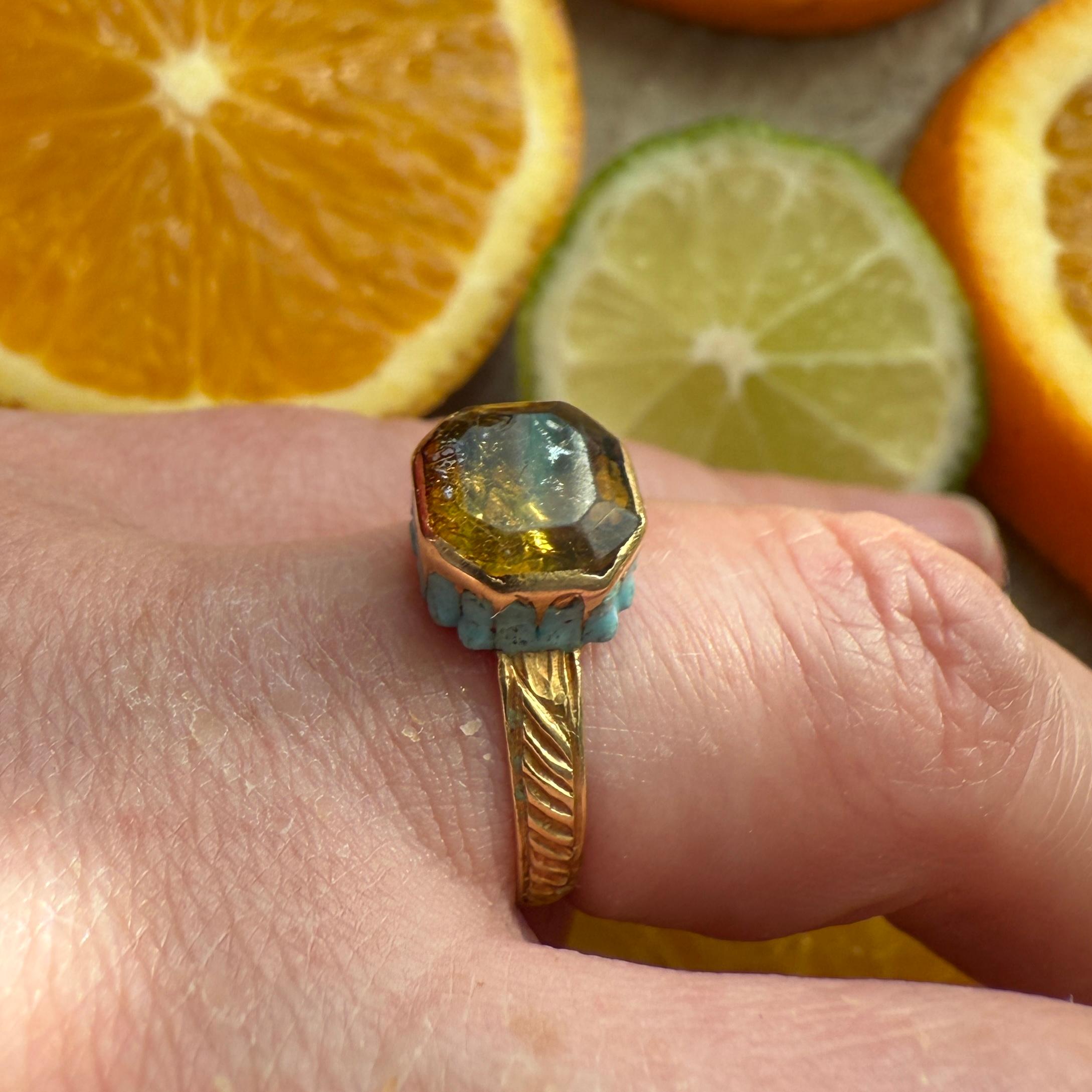 Gold Ring with Enamelled Bezel and Table-Cut Paste. England, mid-17th century. im Angebot 3