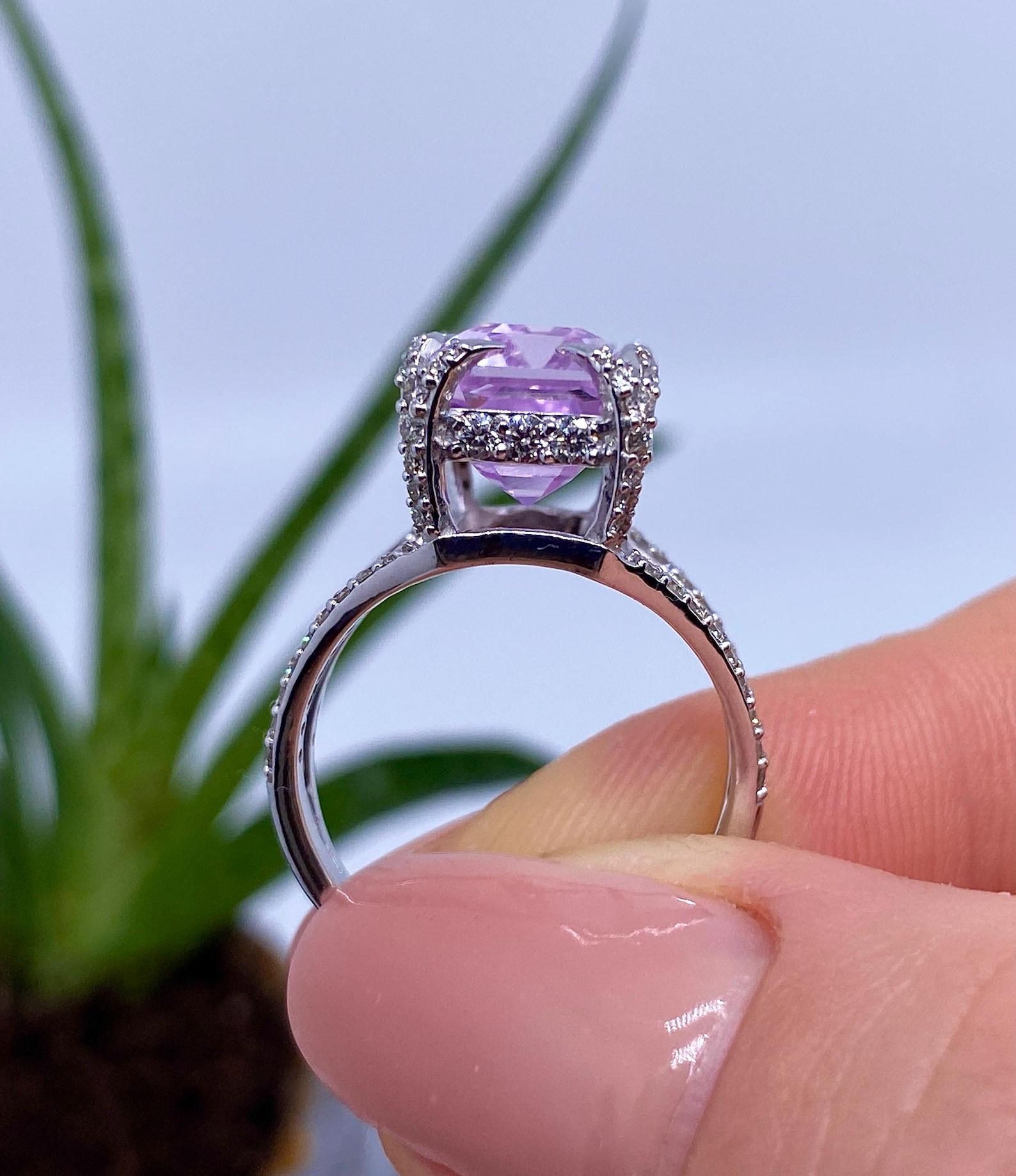 Gold Ring with Kunzite and Diamonds natural gems, 14Karat White Gold, Size 8US For Sale 1