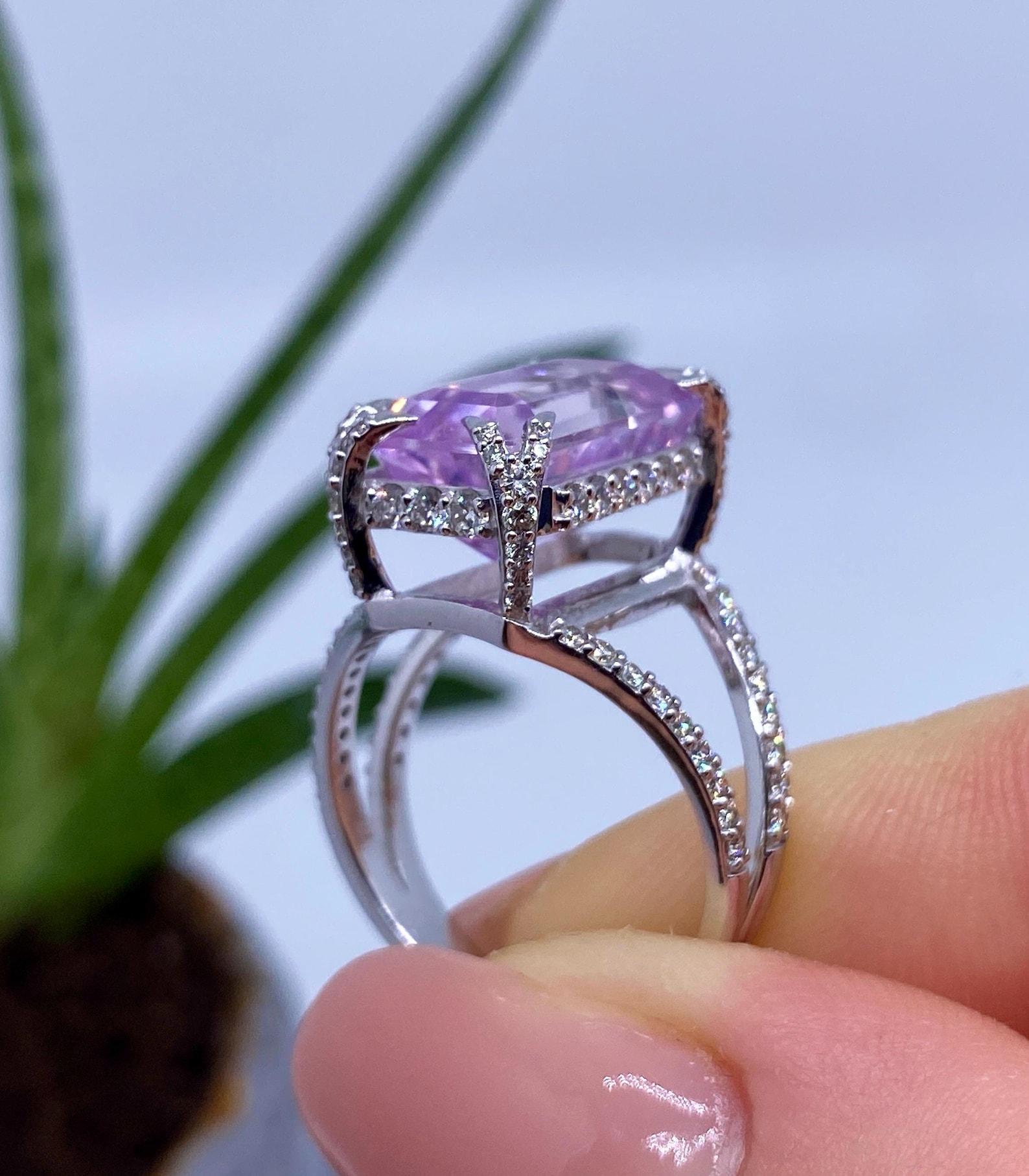 Gold Ring with Kunzite and Diamonds natural gems, 14Karat White Gold, Size 8US For Sale 2