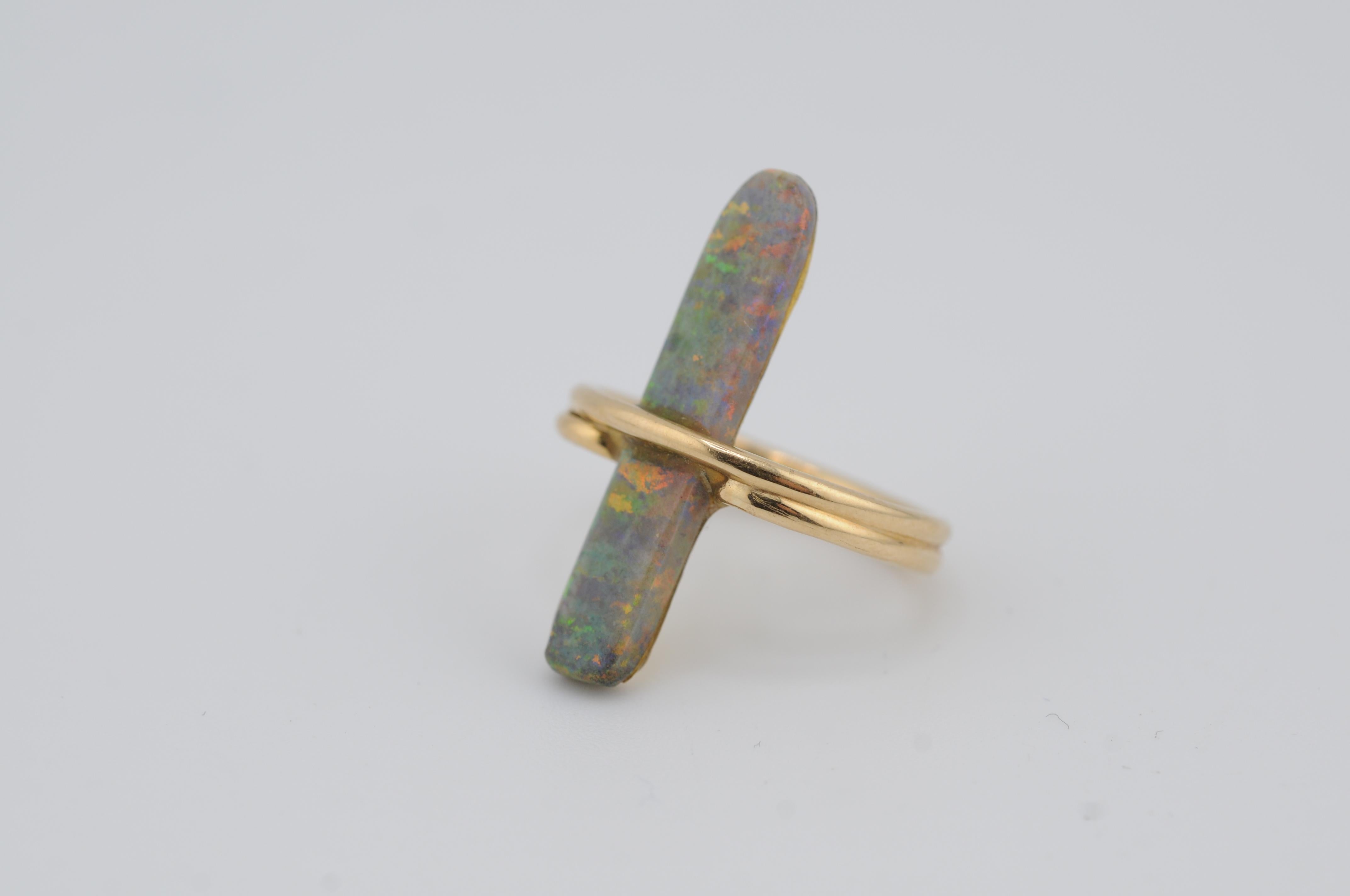 Anello in oro con opale rettangolare 18k YG In condizioni buone in vendita a Berlin, BE