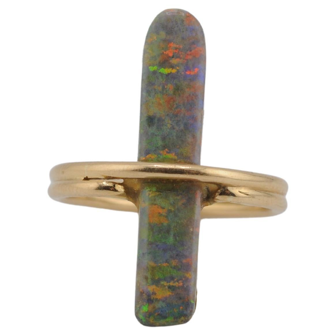 Anello in oro con opale rettangolare 18k YG in vendita