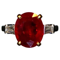 Goldring aus Gold mit Rubin und Diamanten