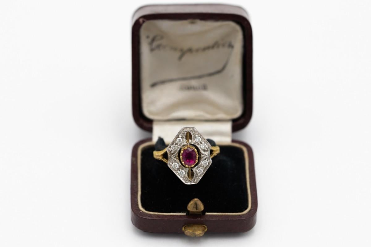 Art Deco Gold ring with ruby and diamonds, mid 20th century. For Sale