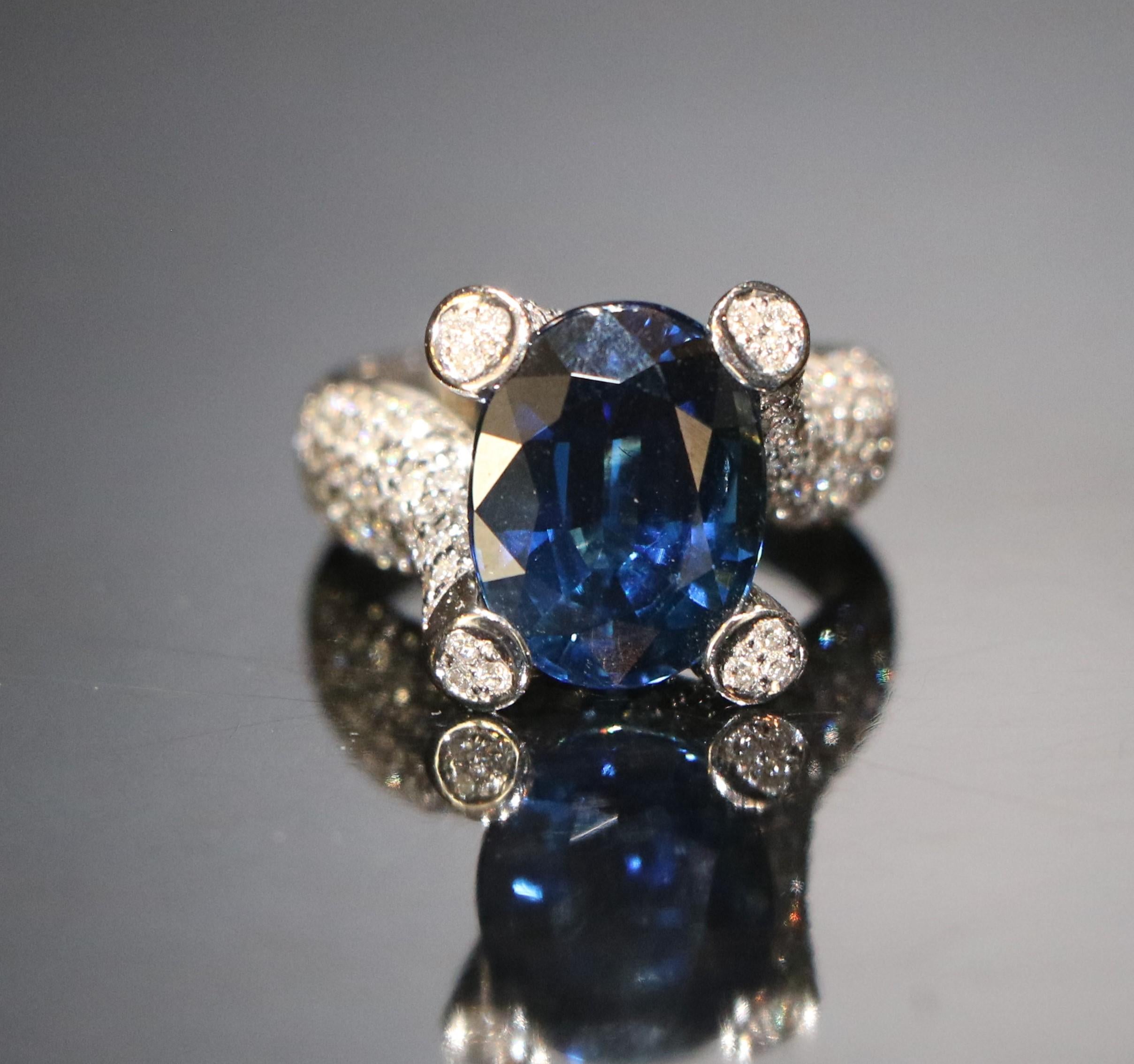 Anillo de oro con piedra de zafiro de la marca italiana Paolo Piovan Gioielli en venta 5